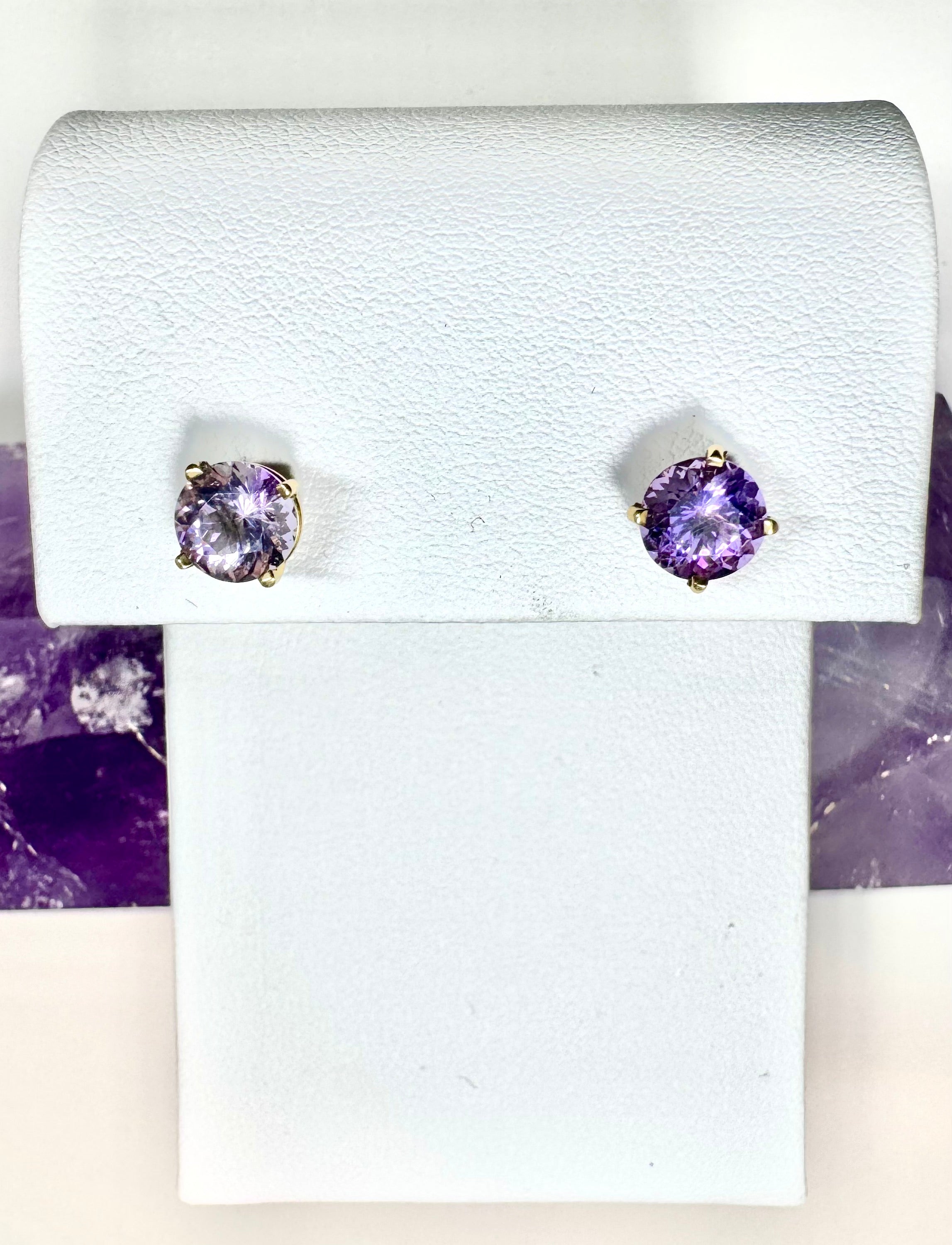 Maine Amethyst 18k Studs