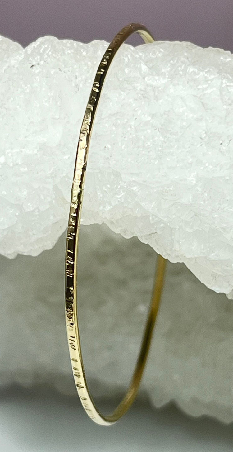 Bangle Slash Texture in 18k Gold