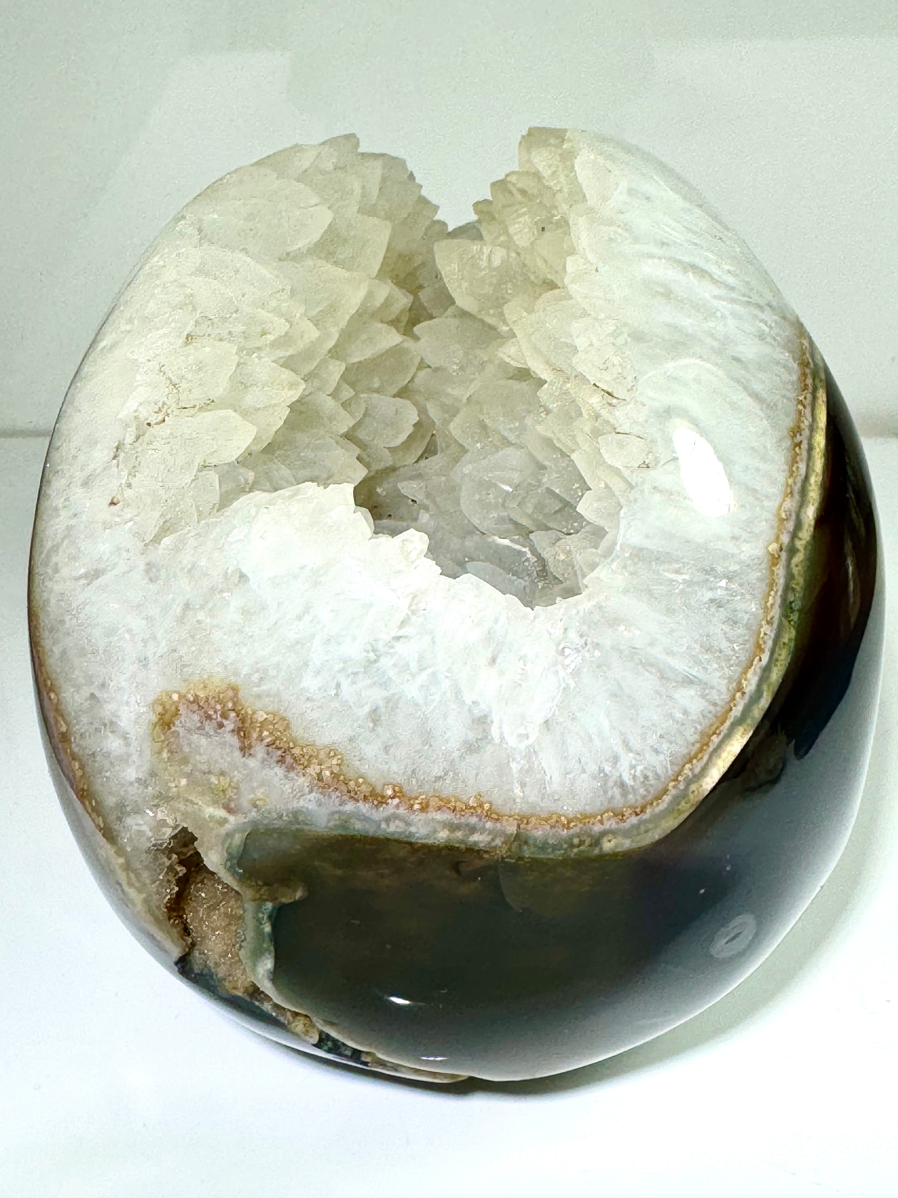 Skull Agate Druzy Carving