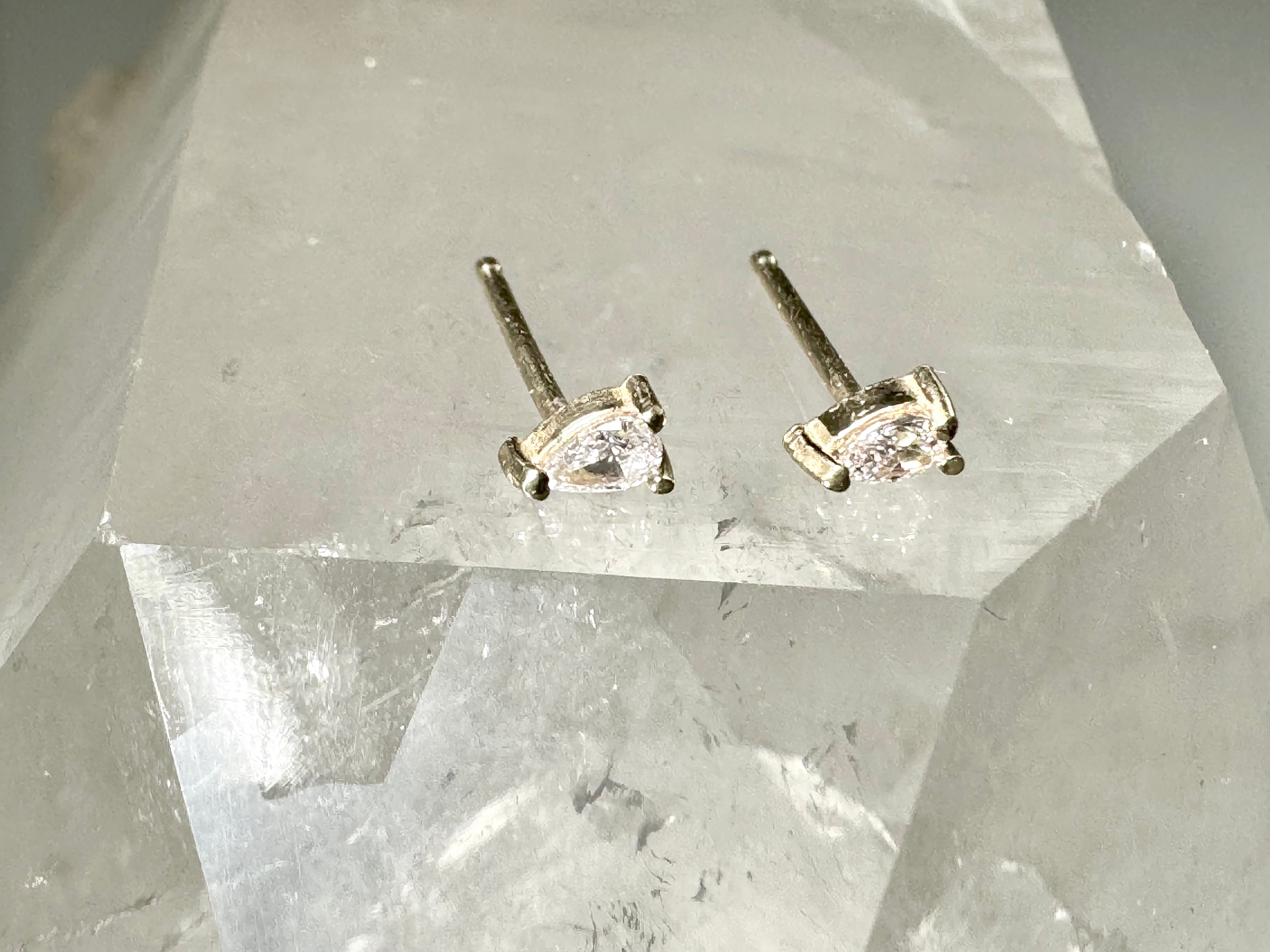 Diamonds Pink Pear Shape 14k Studs
