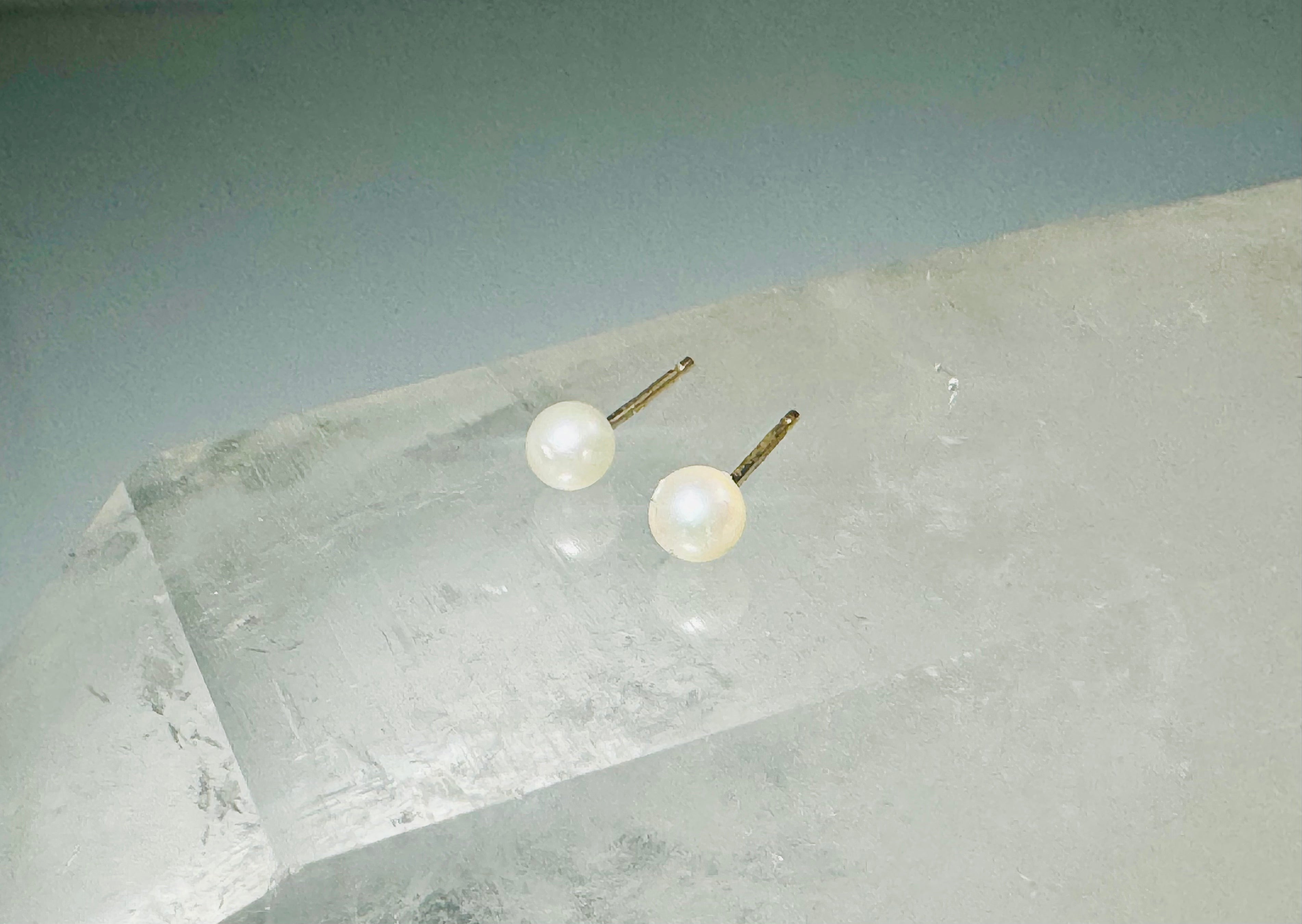 Akoya 3mm 14k Studs