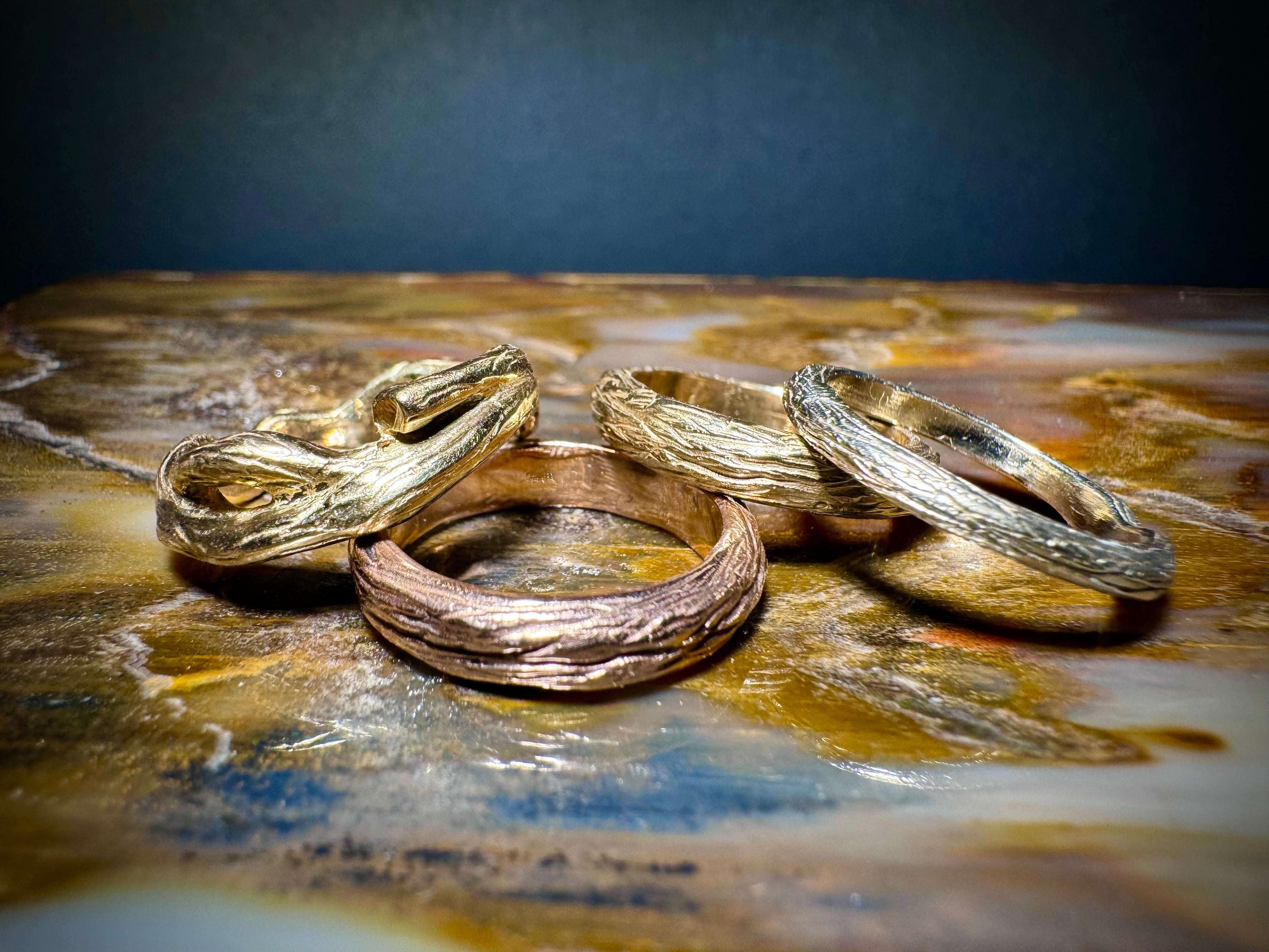 Bark & Twig Band in Yellow Gold