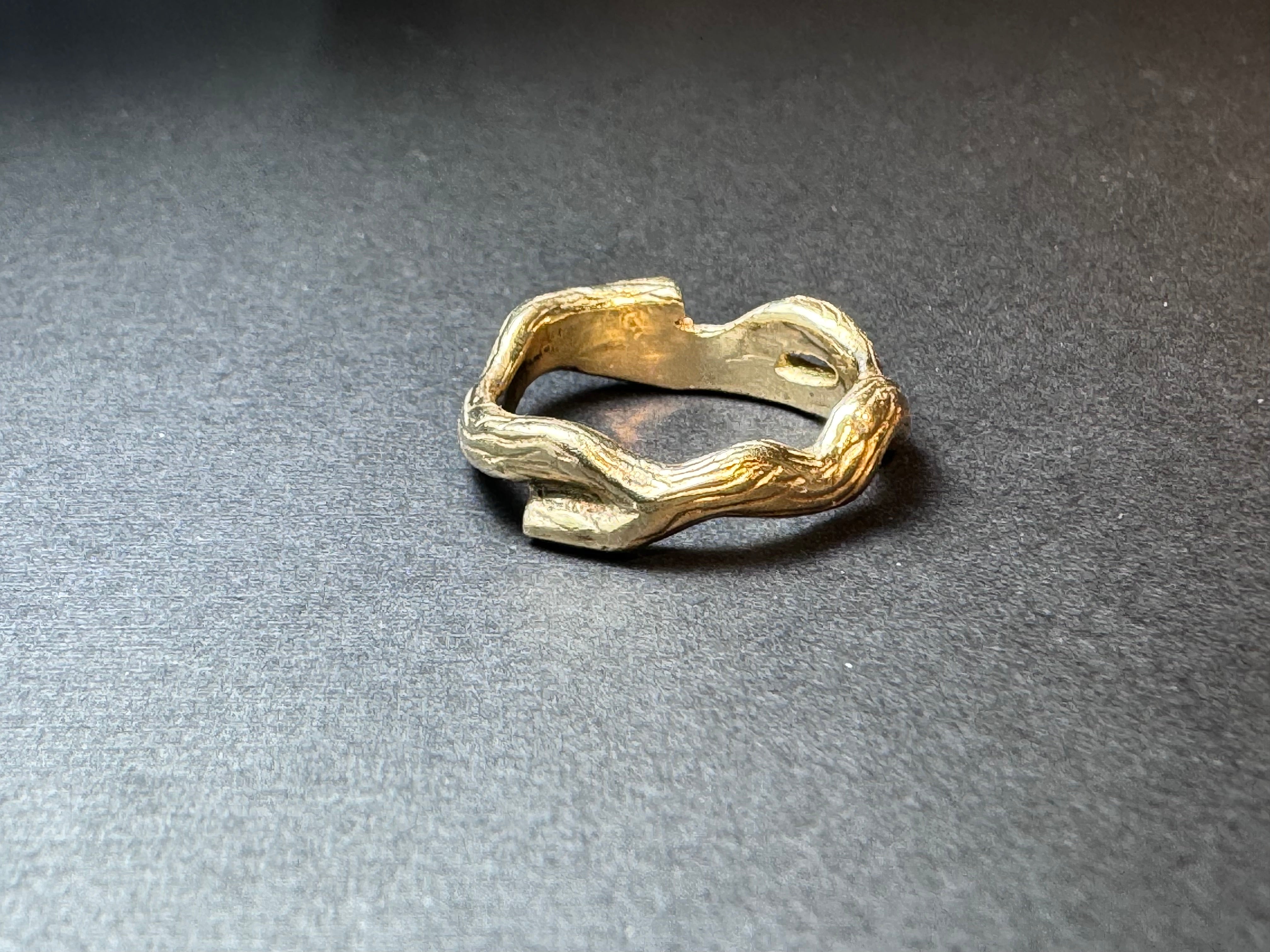 Bark & Twig Band in Yellow Gold