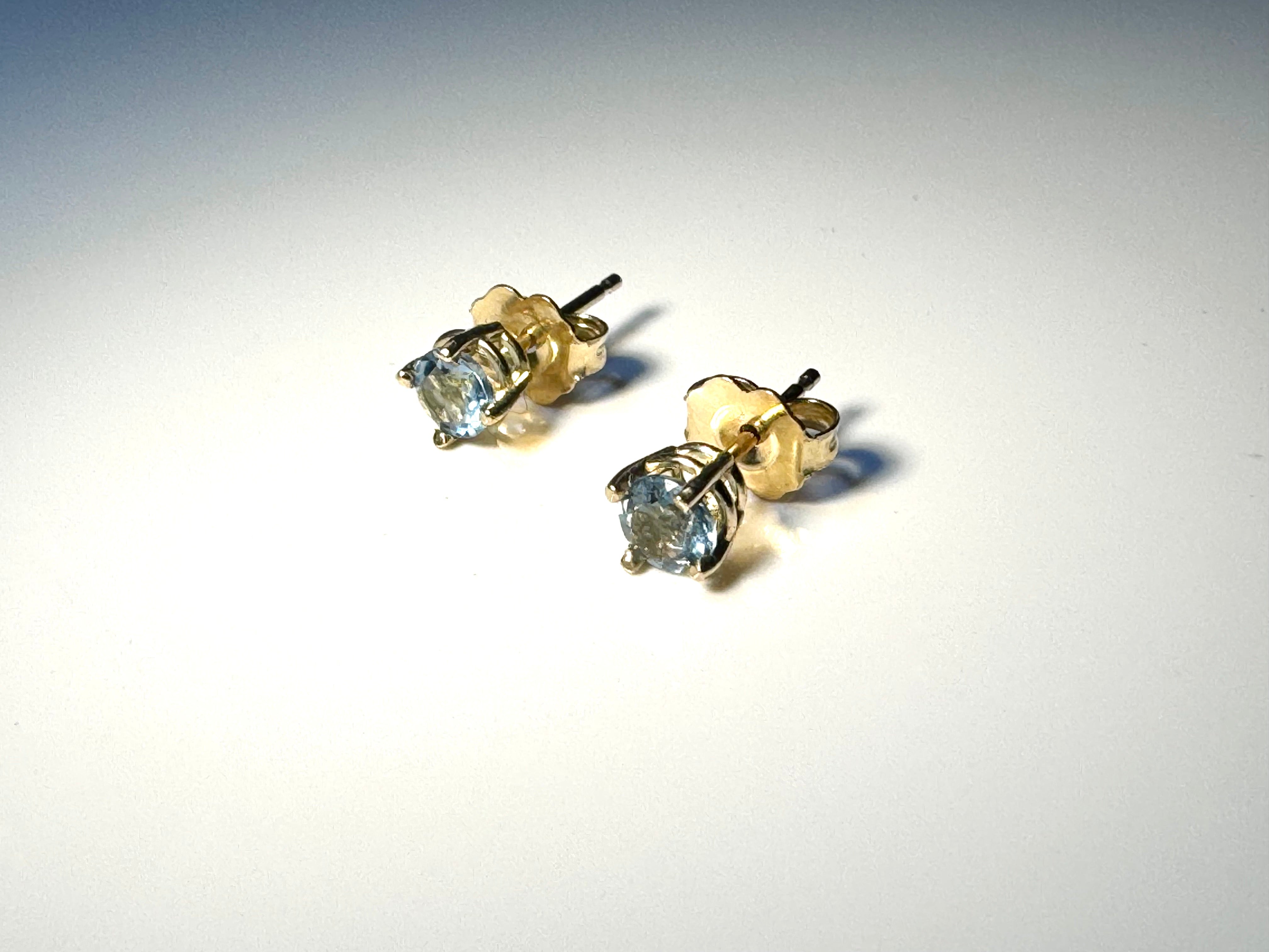 Aquamarine 14k Studs