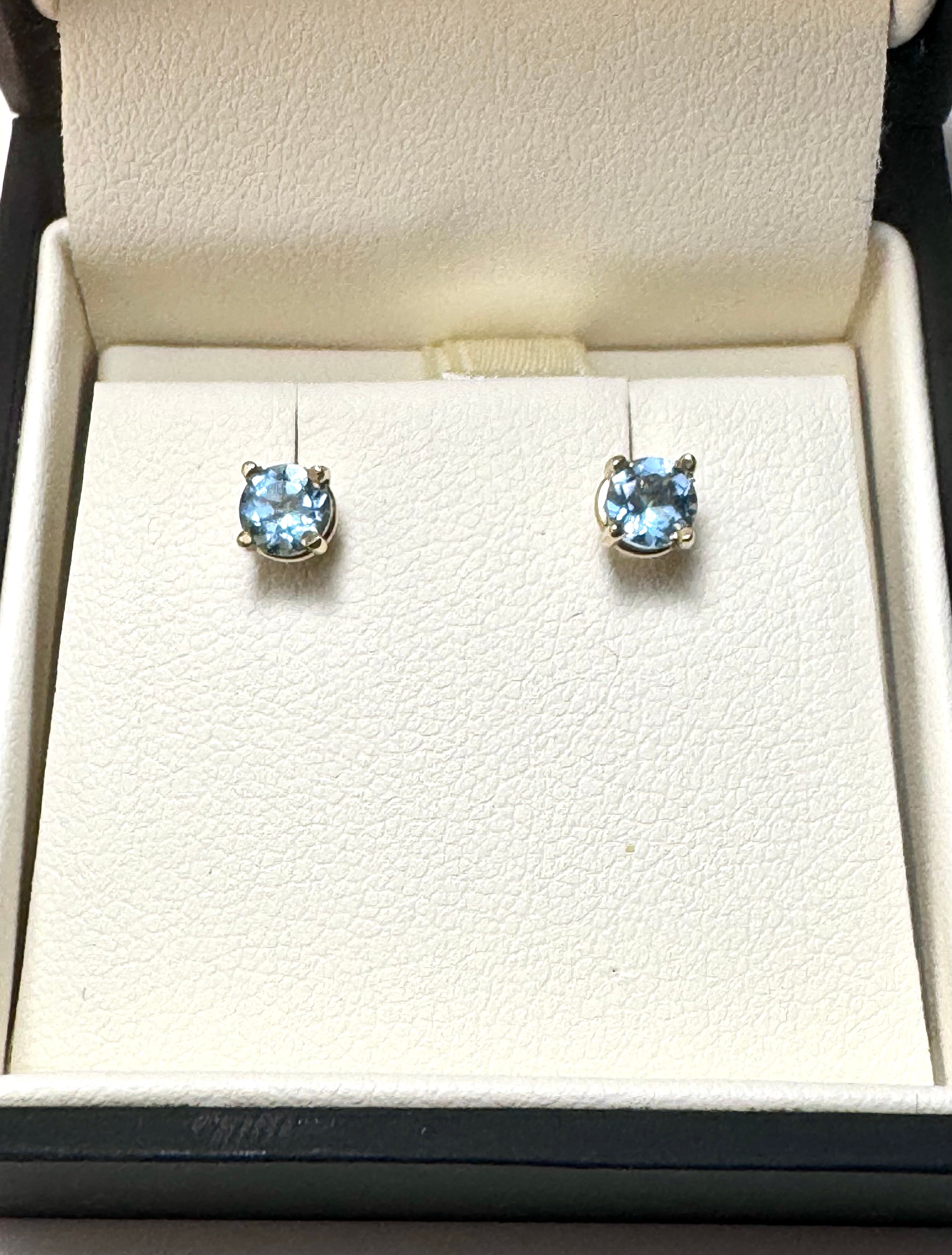 Aquamarine 14k Studs