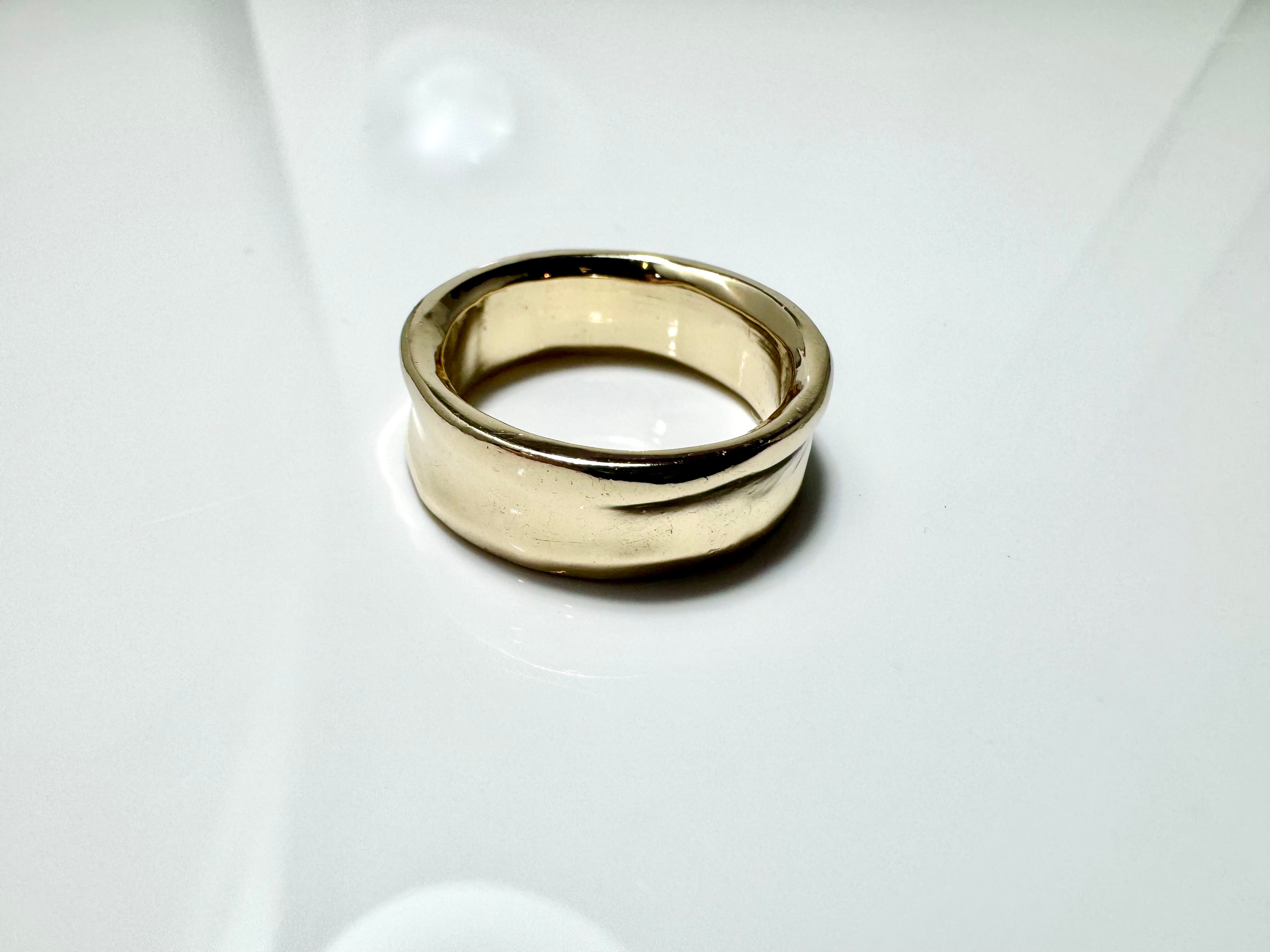 Concave 14k Gents Band