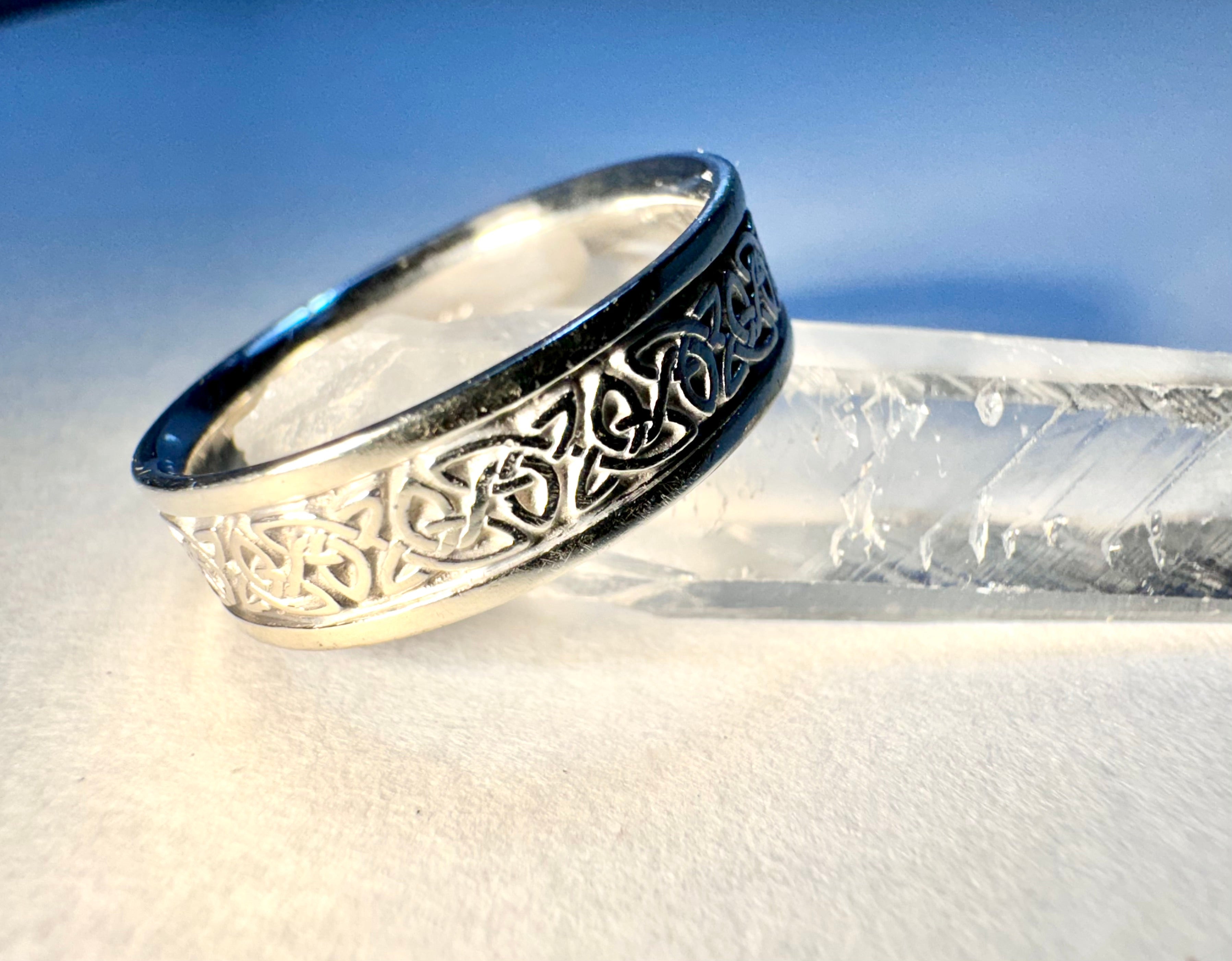 Celtic Band 14k White Gold Band