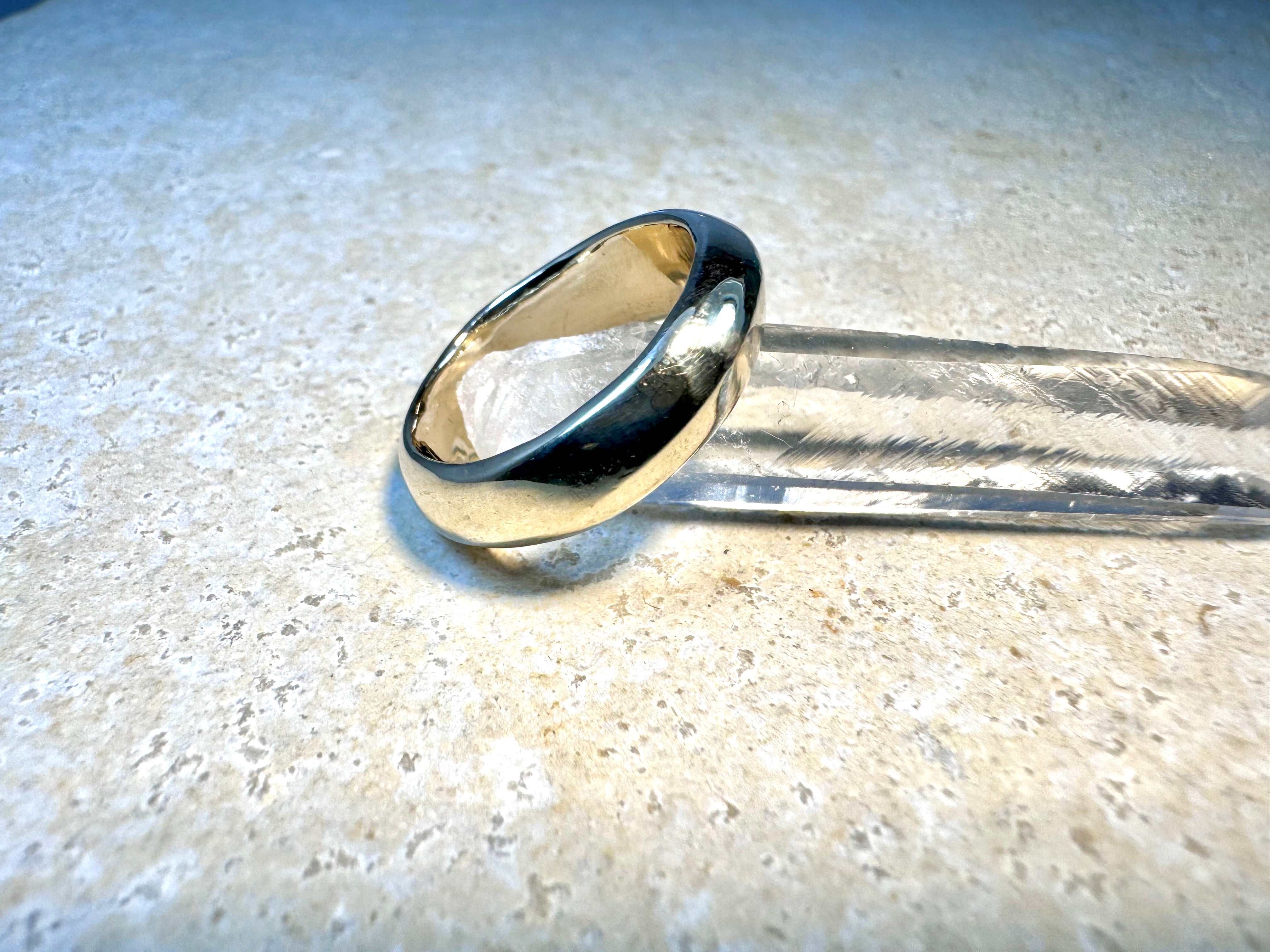 Knife Edge 18k Yellow Gold Band