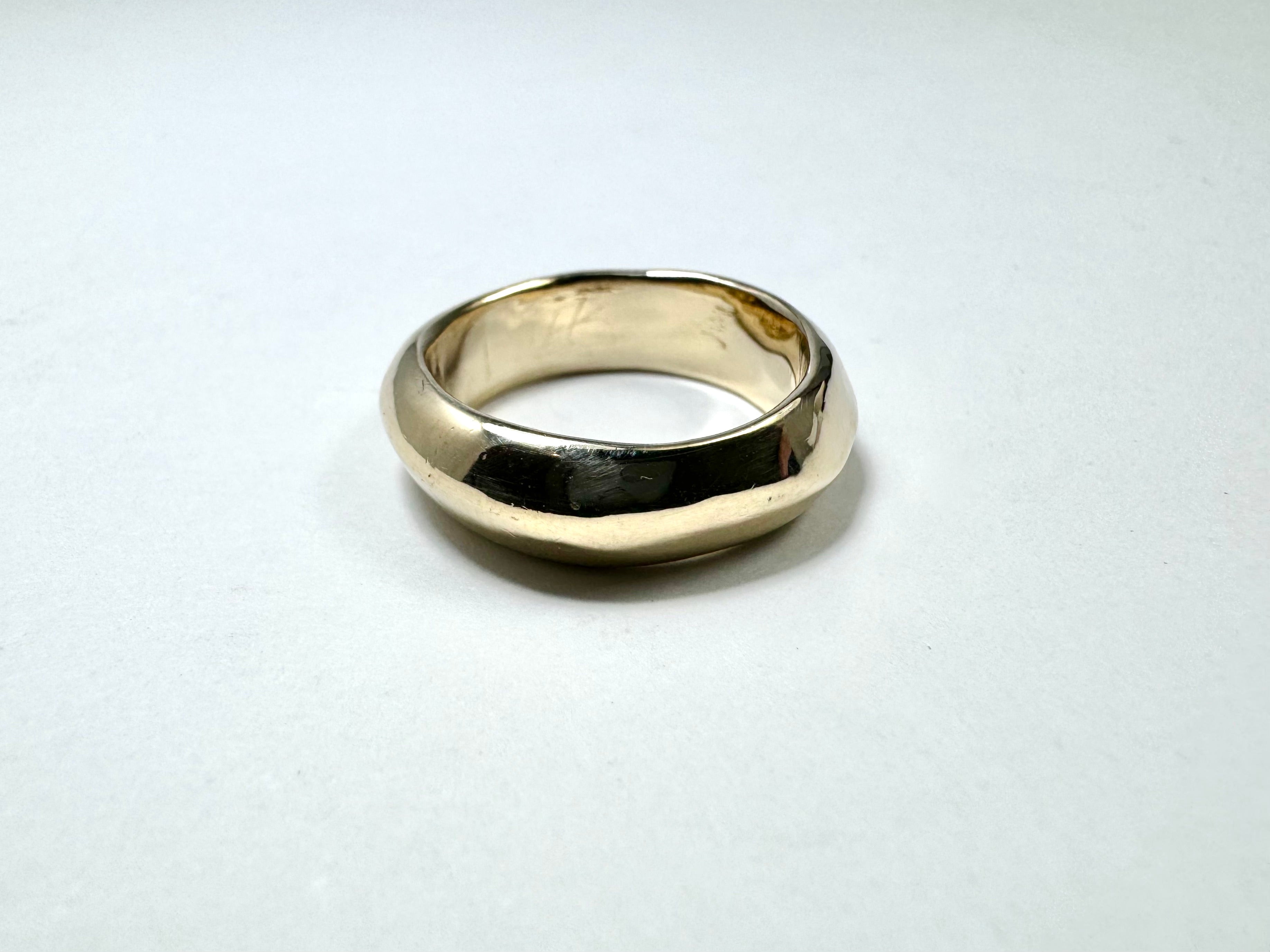 Knife Edge 18k Yellow Gold Band