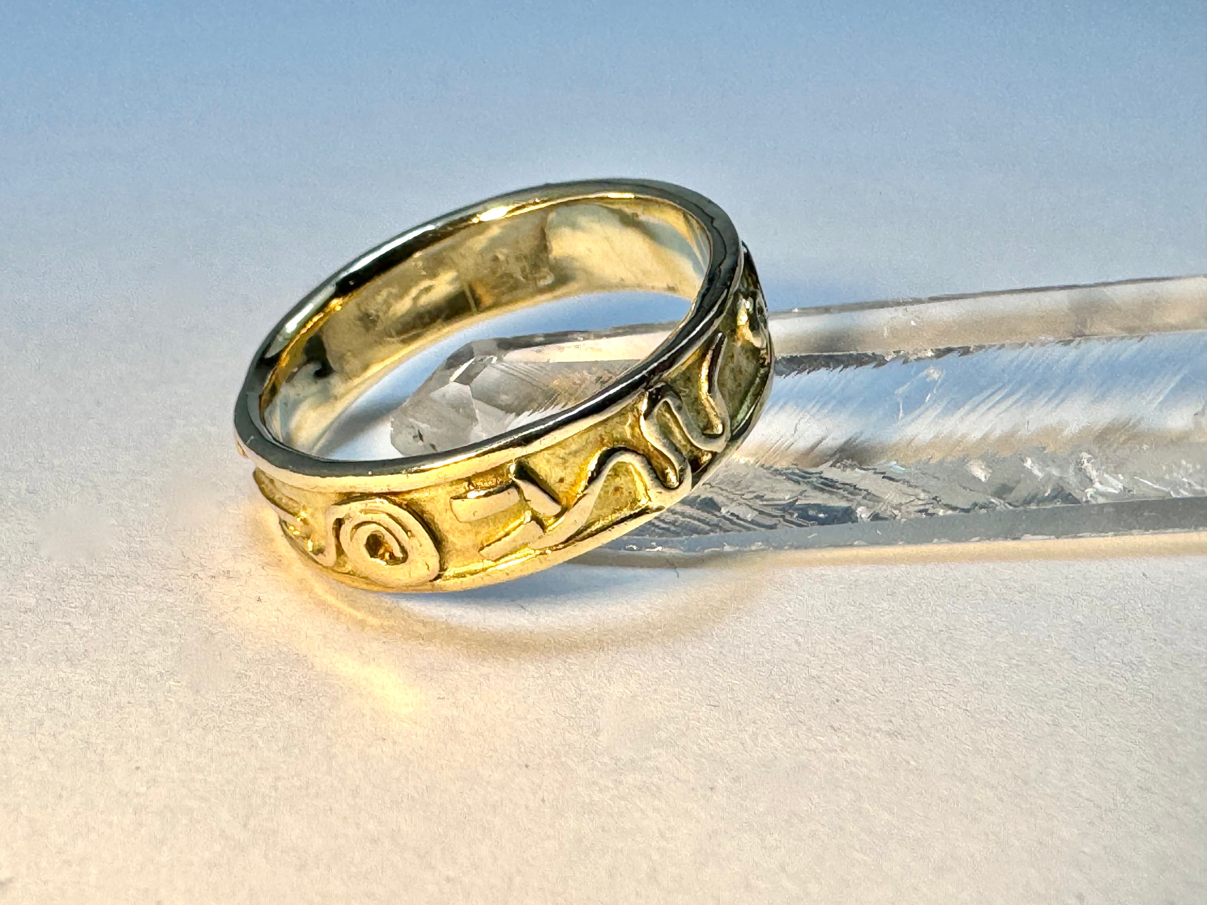 Multi Shapes 18k Band