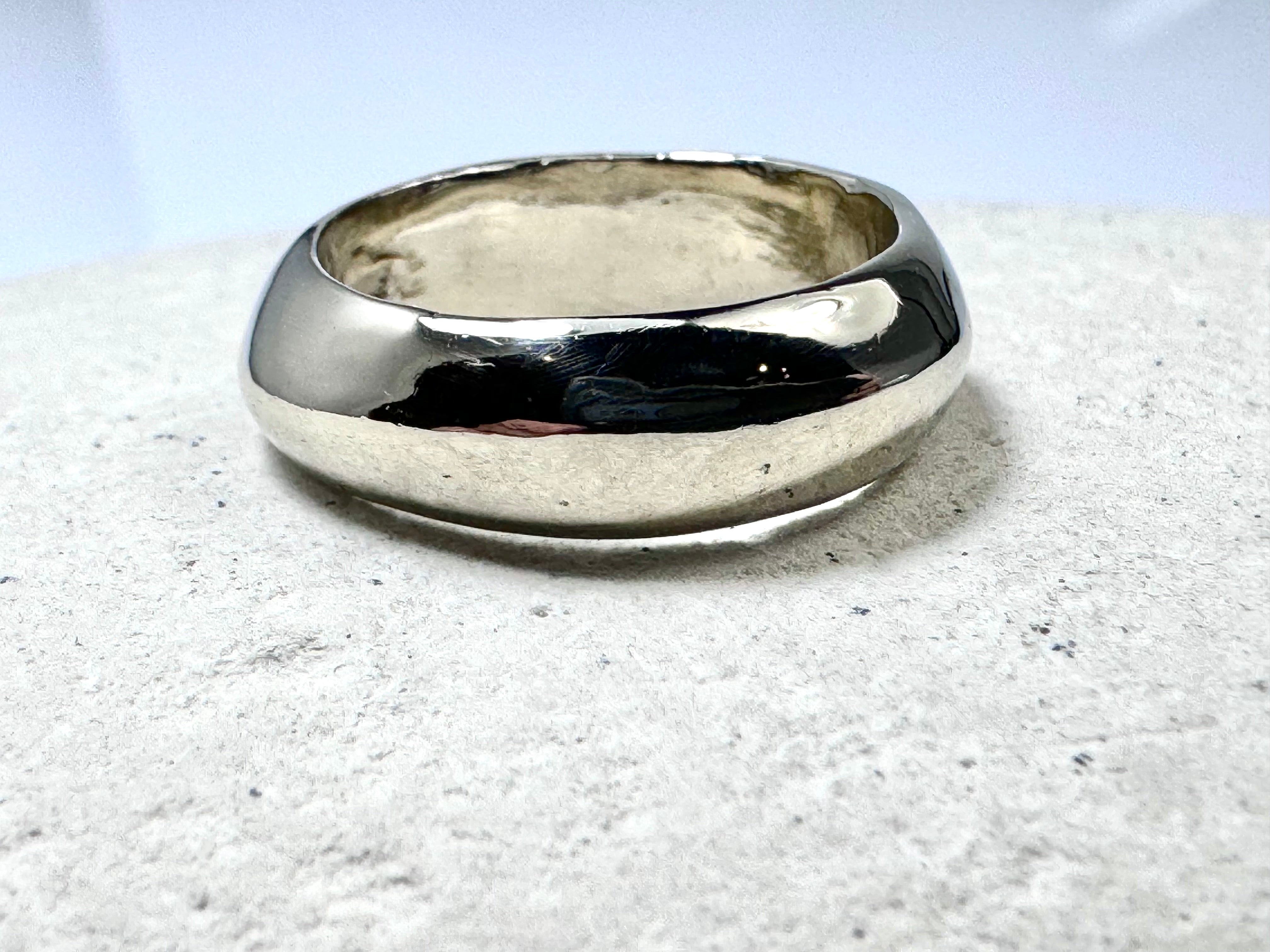 Knife Edge 14k White Gold Band
