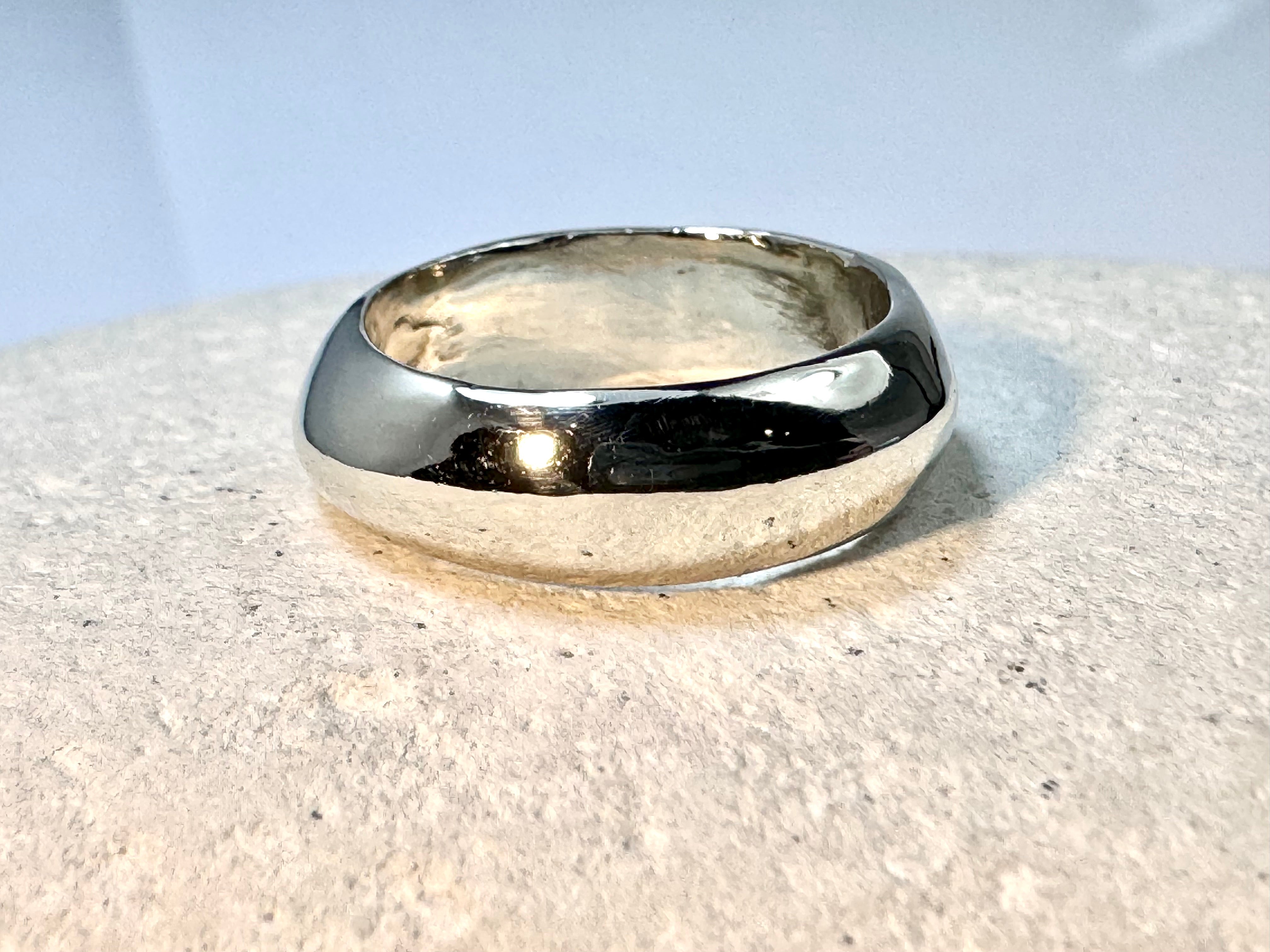 Knife Edge 14k White Gold Band