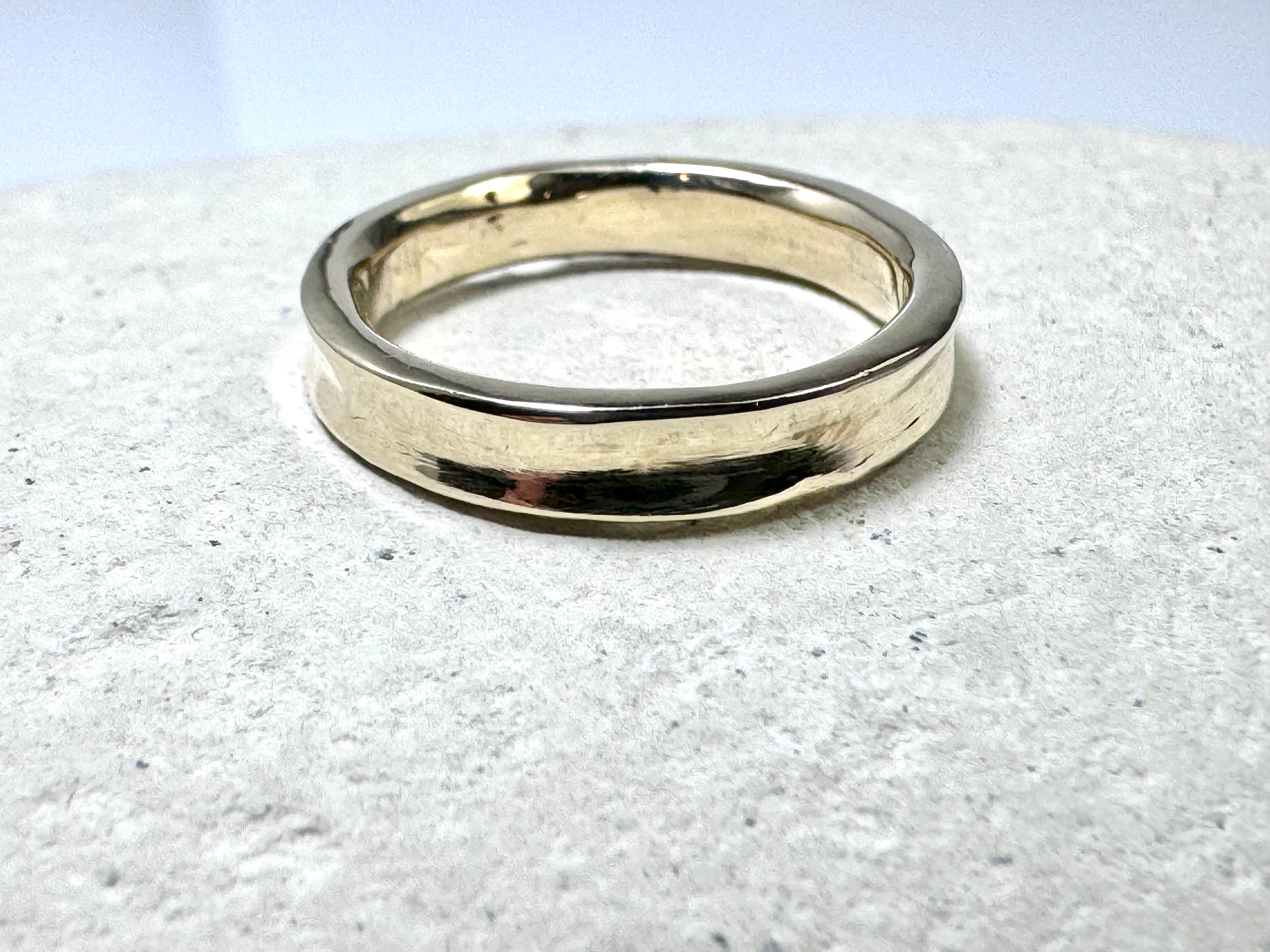 Concave 14k Band
