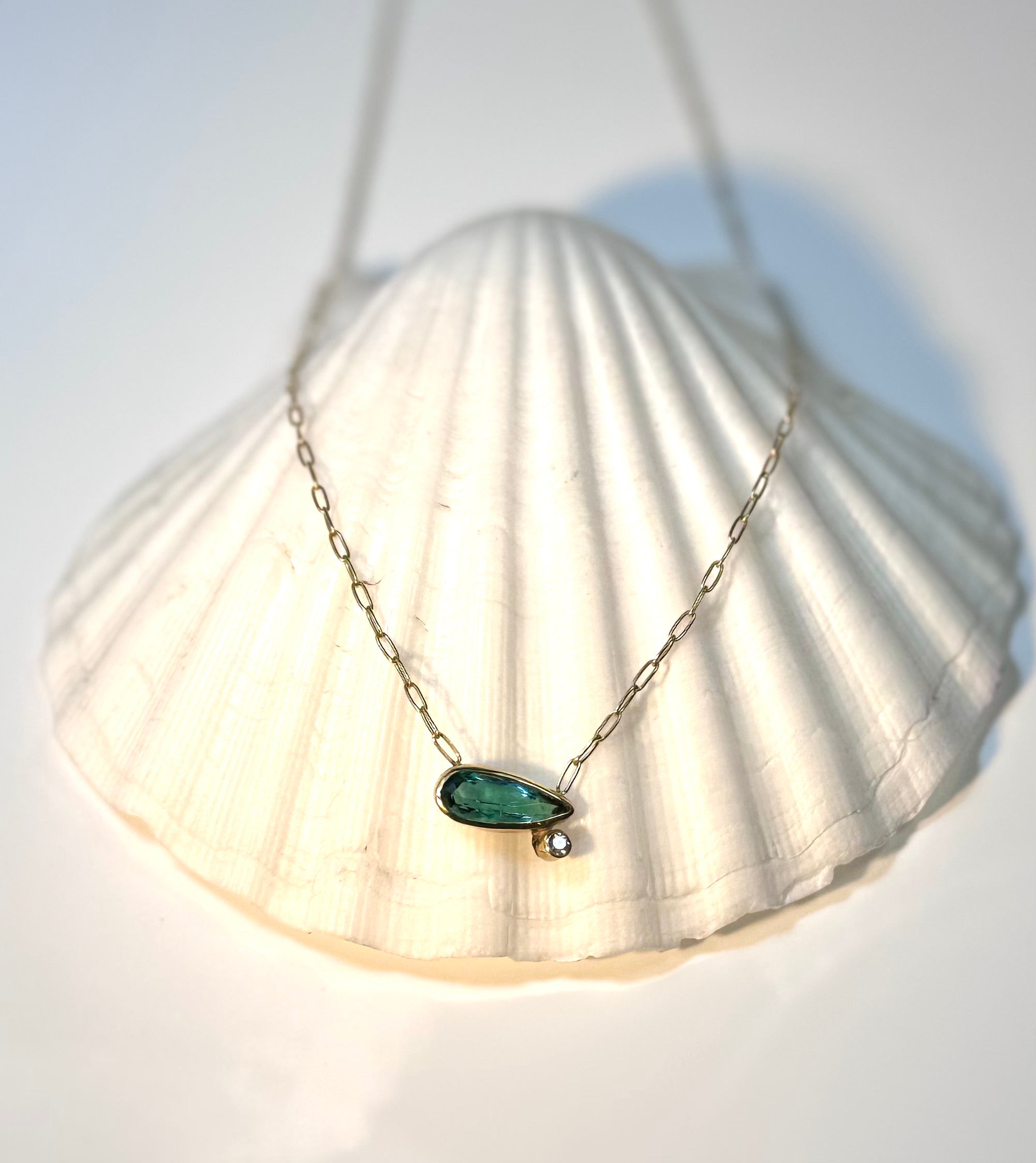 Green Tourmaline Diamond 18k Necklace