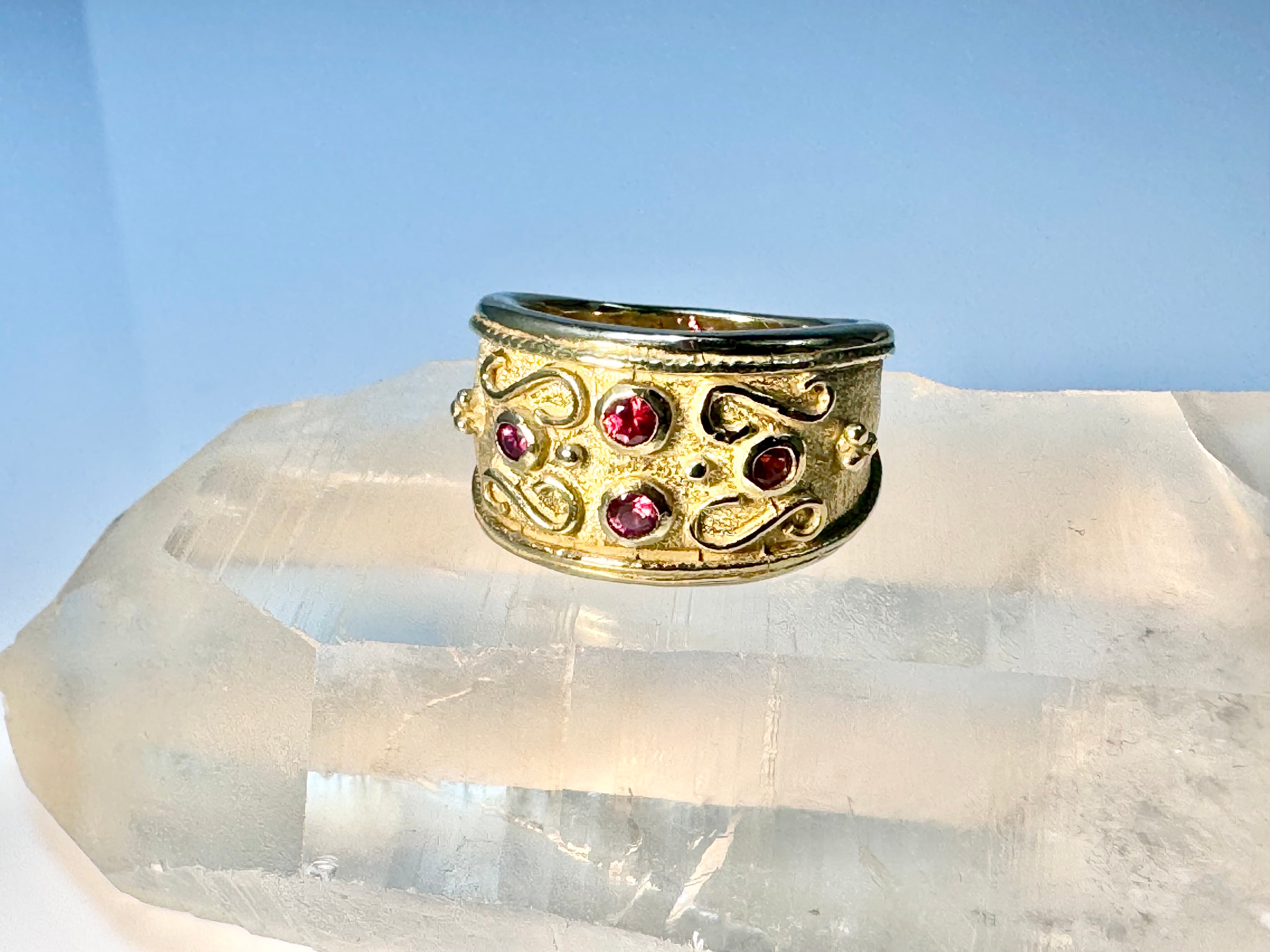 Pomegranate Sapphire Wide 18K Ring