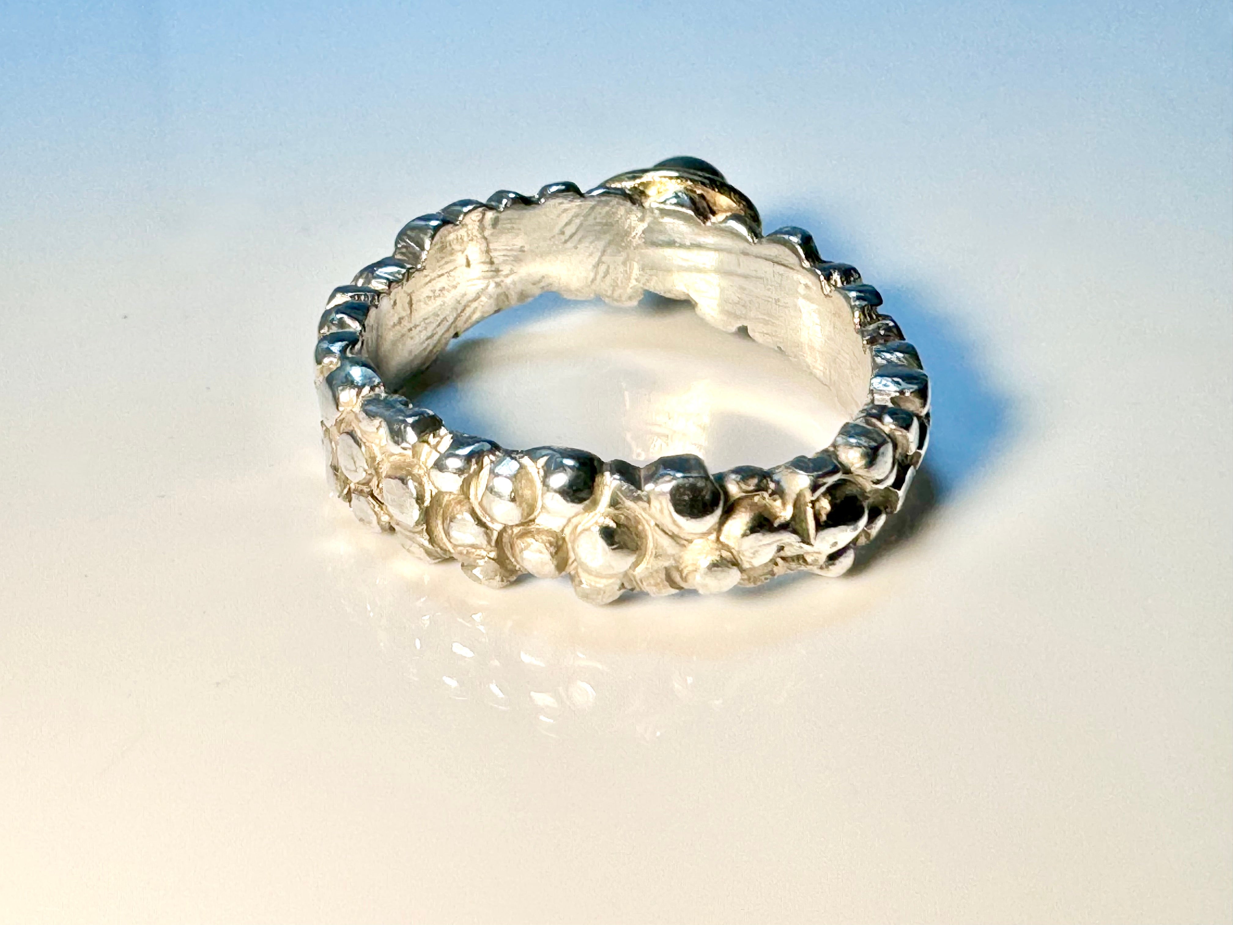 Emerald Stone Texture Ring