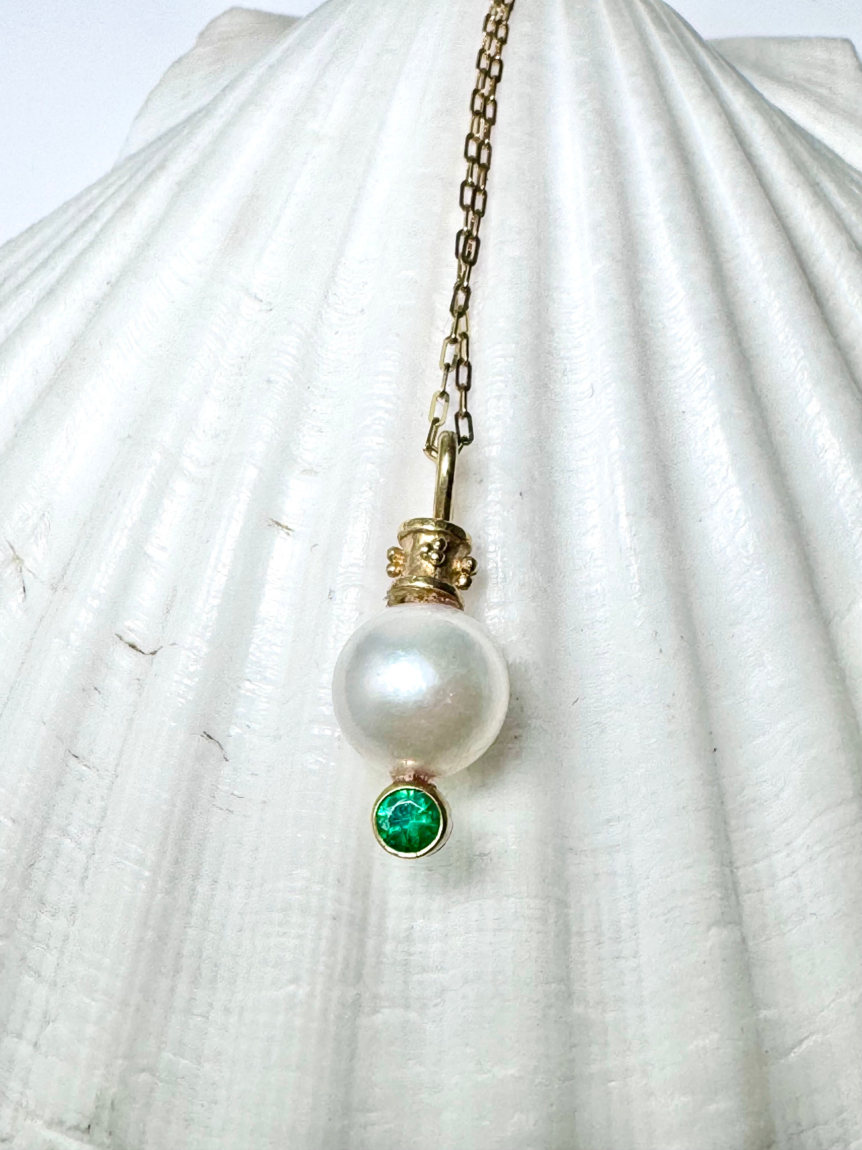 Emerald Akoya 18k Pendant