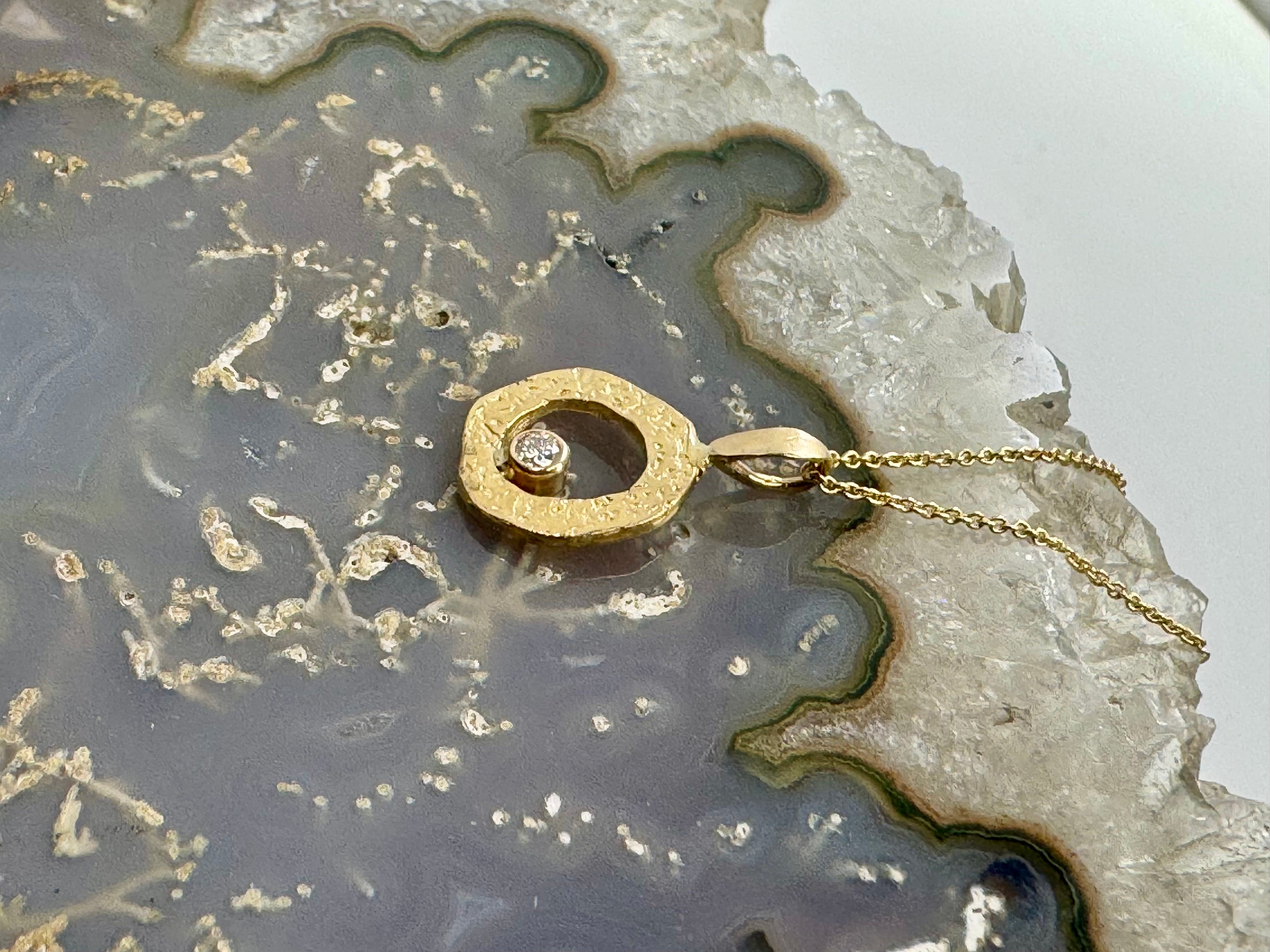 Diamond Textured Open Disc 18k Pendant