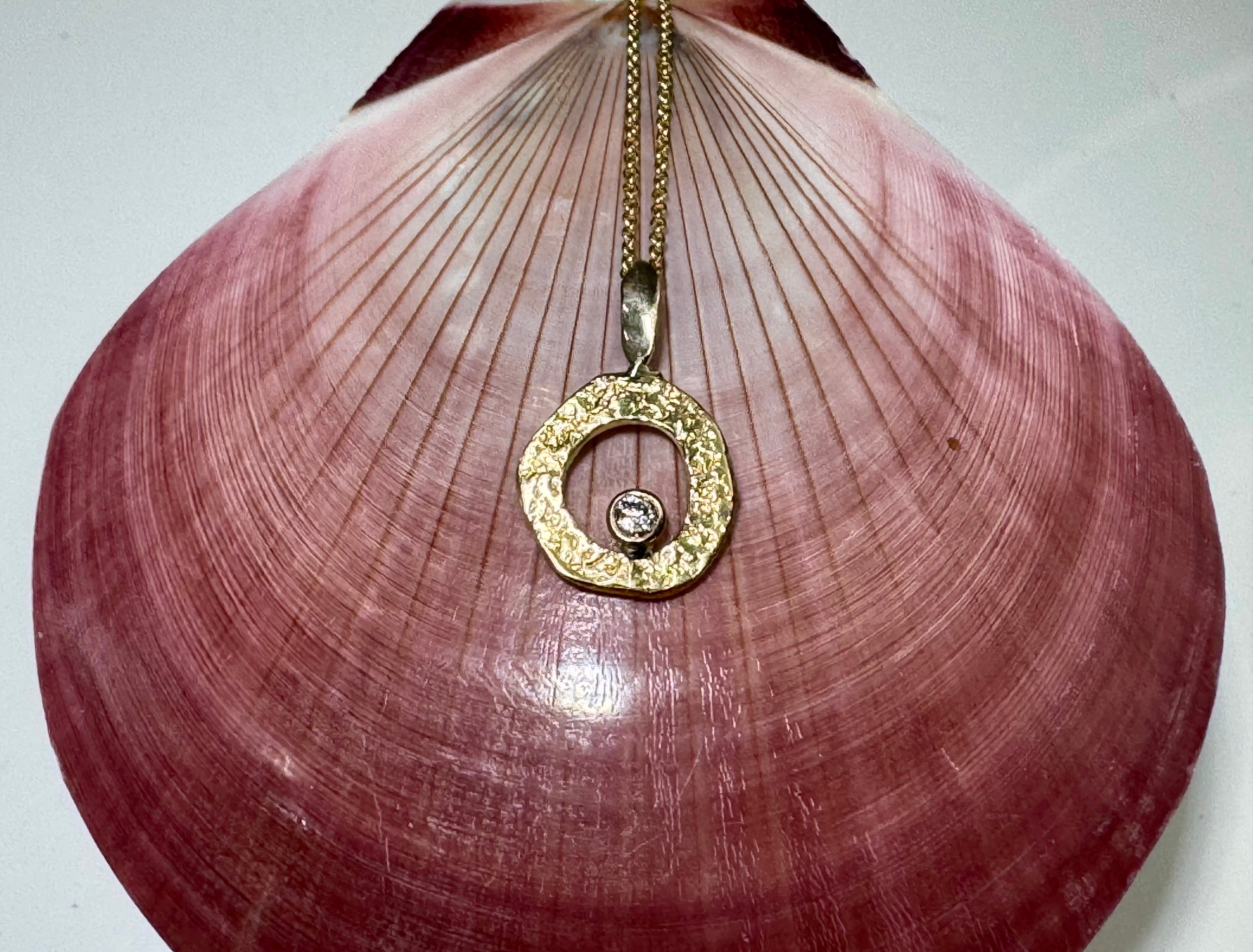 Diamond Textured Open Disc 18k Pendant