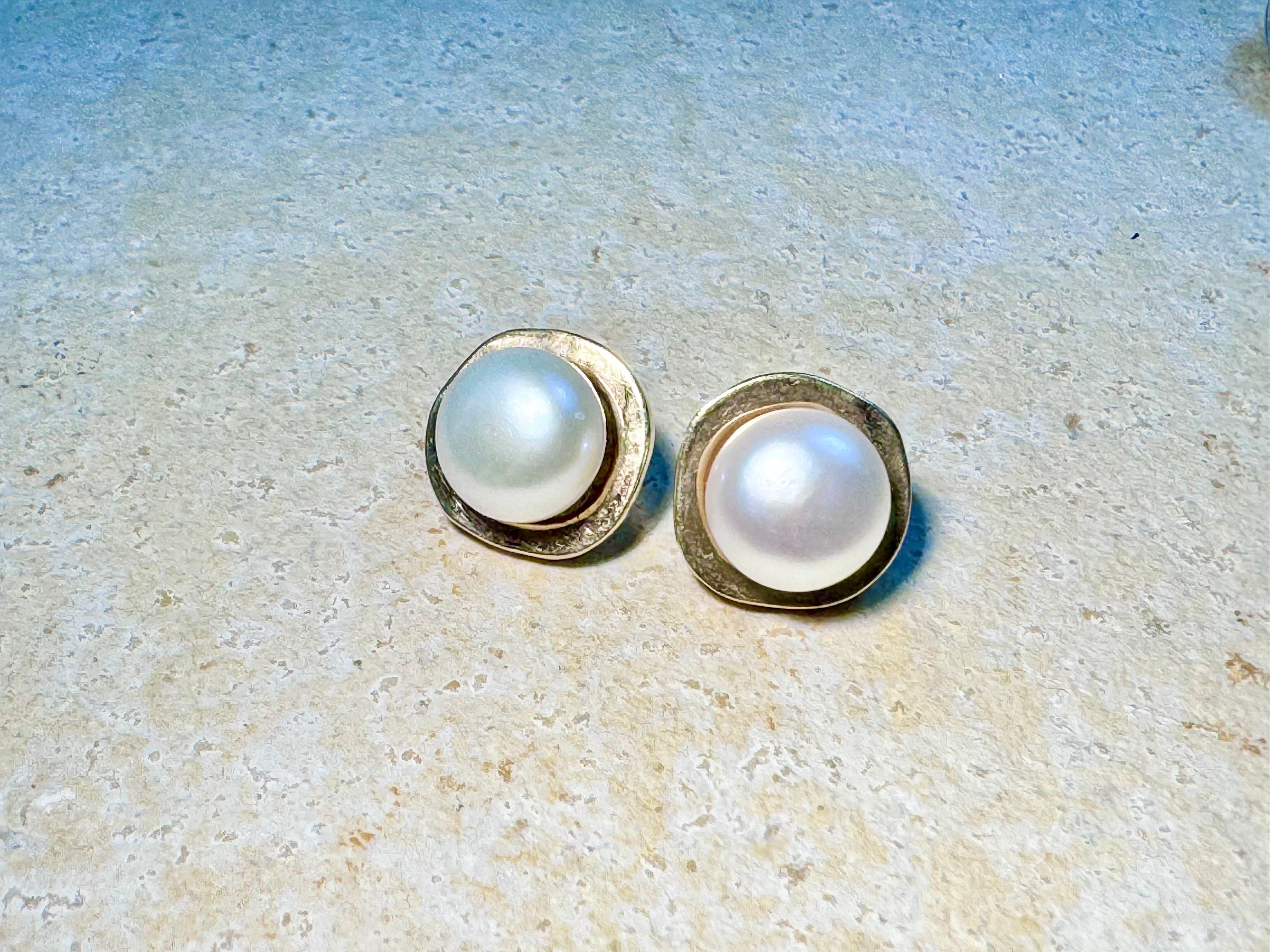 Pearl Button 14k Studs