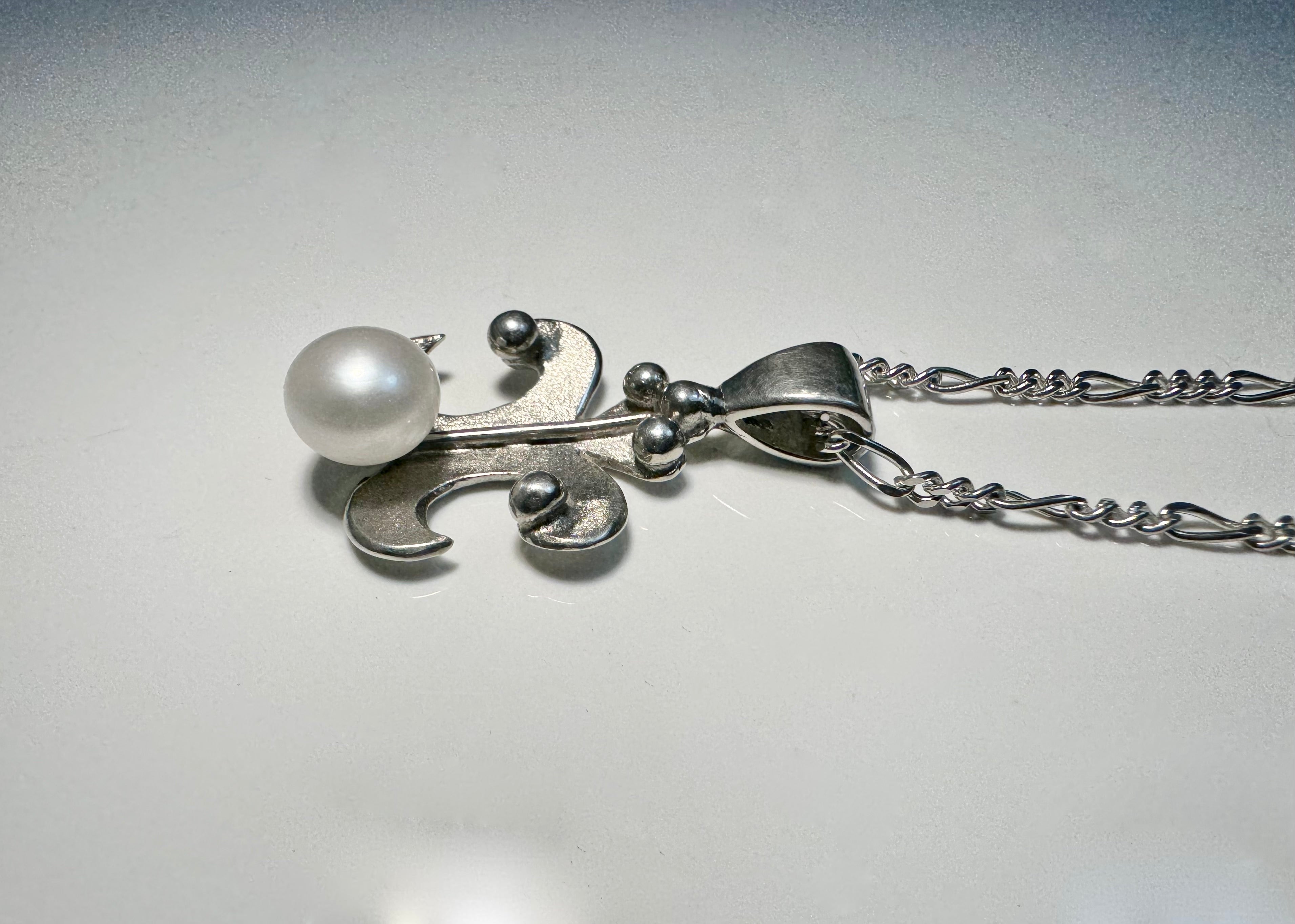 Pearl Fleur De Lis Pendant