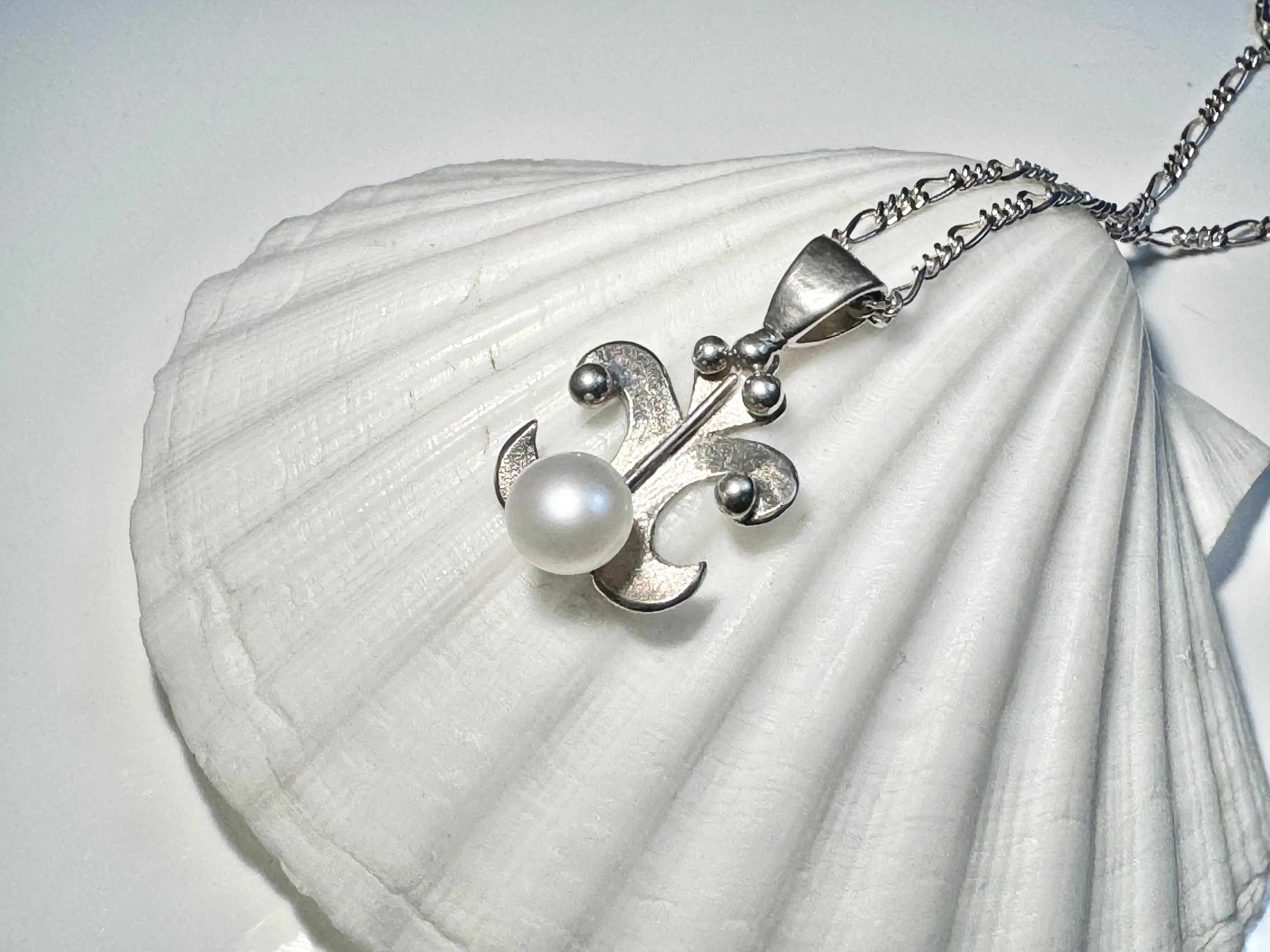 Pearl Fleur De Lis Pendant