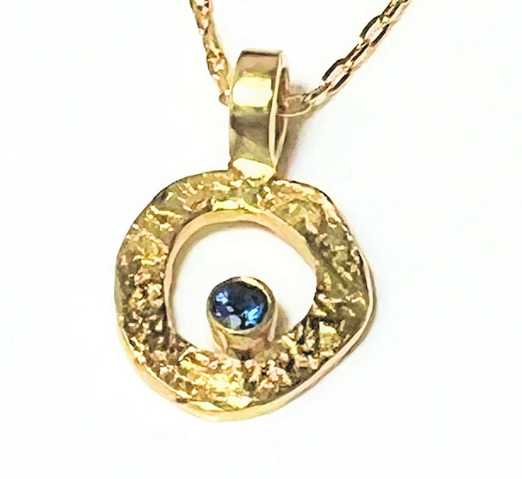Blue Sapphire Open Disc 18k Pendant