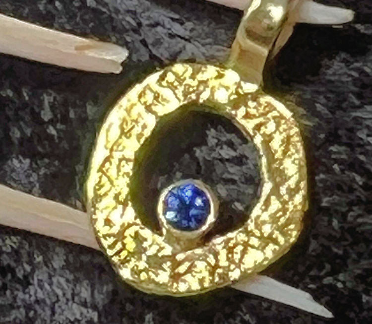 Blue Sapphire Open Disc 18k Pendant