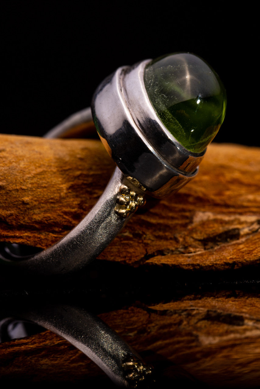 Arizona Peridot Cabochon Two Tone Ring