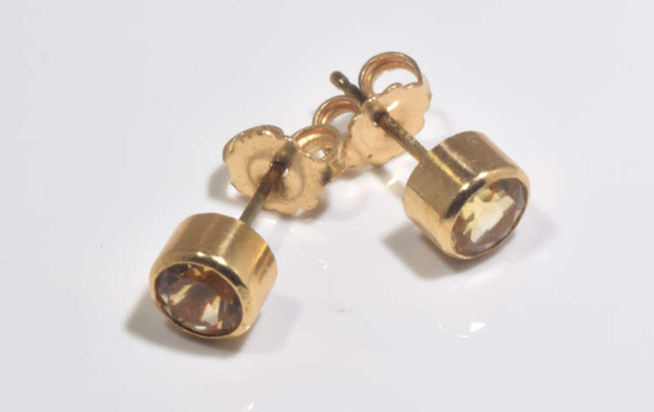 Citrine 5mm. Bezel Studs