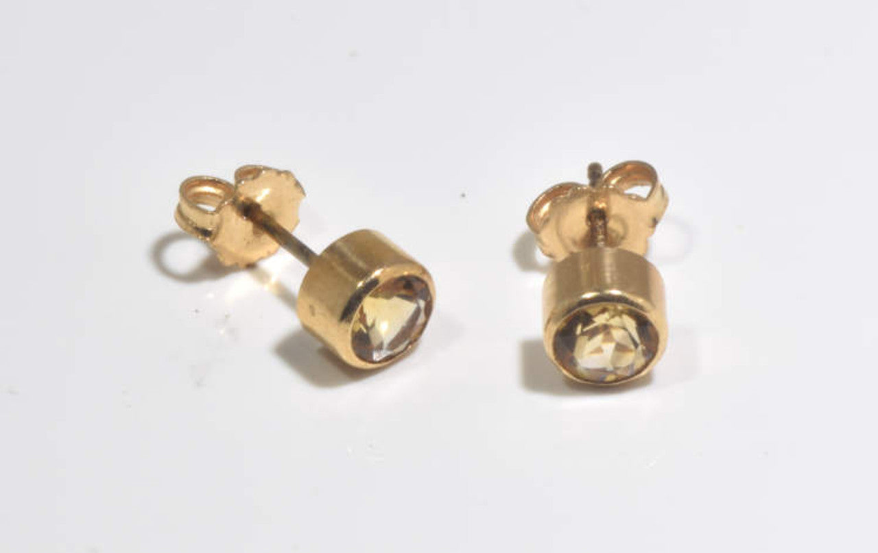 Citrine 5mm. Bezel Studs