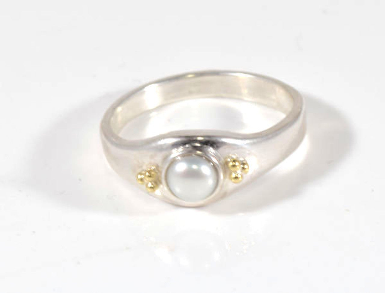 Button Pearl Two Tone Ring