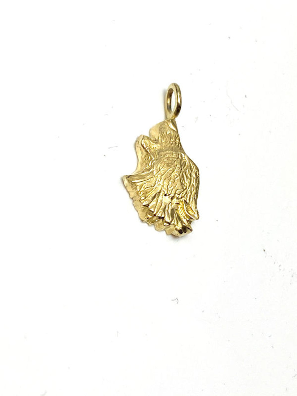 Howling Wolf Gold Pendant
