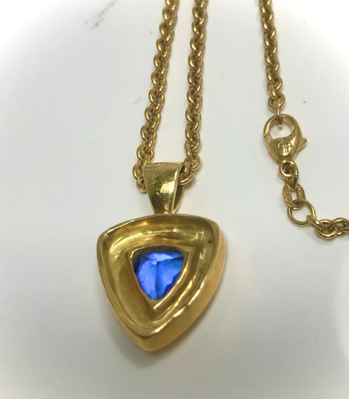 Tanzanite Trillion 18K Pendant