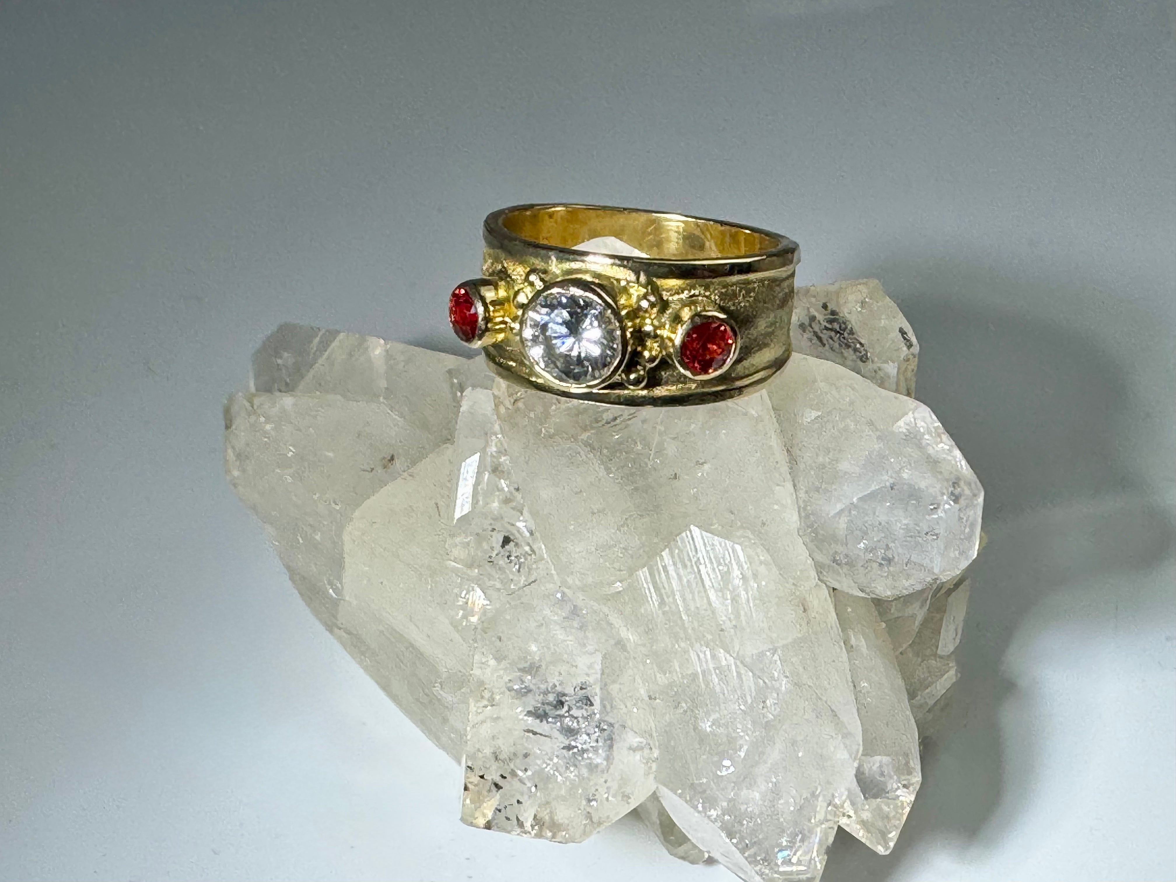 Diamond & Pomegranate Sapphire 18k Gold Ring