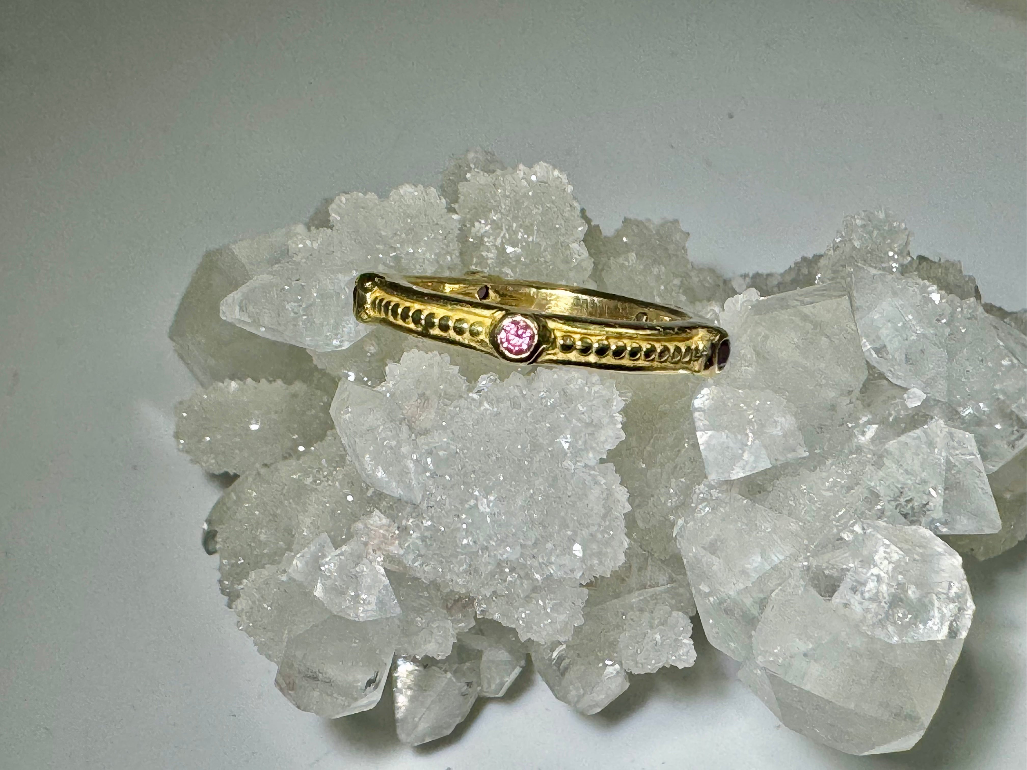 Pink Diamond Beaded 18k Band