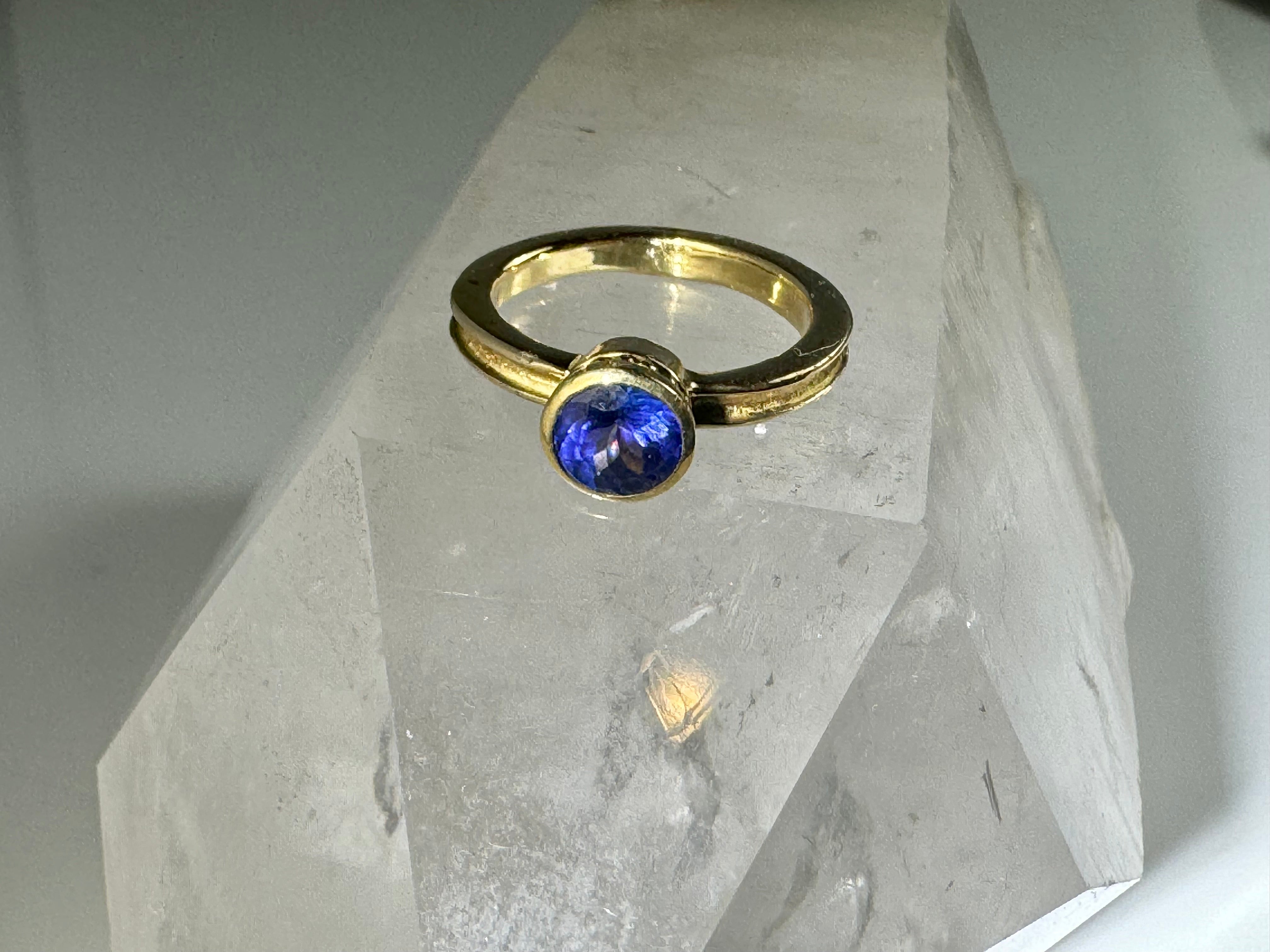 Tanzanite Beaded Bezel 18k Ring