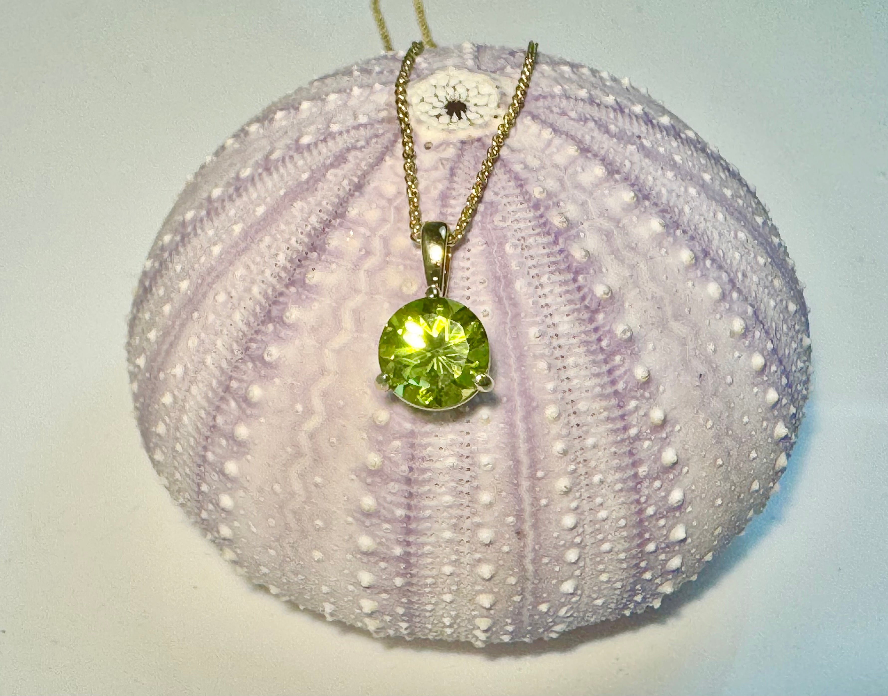 Peridot 7mm Prong 14k Pendant