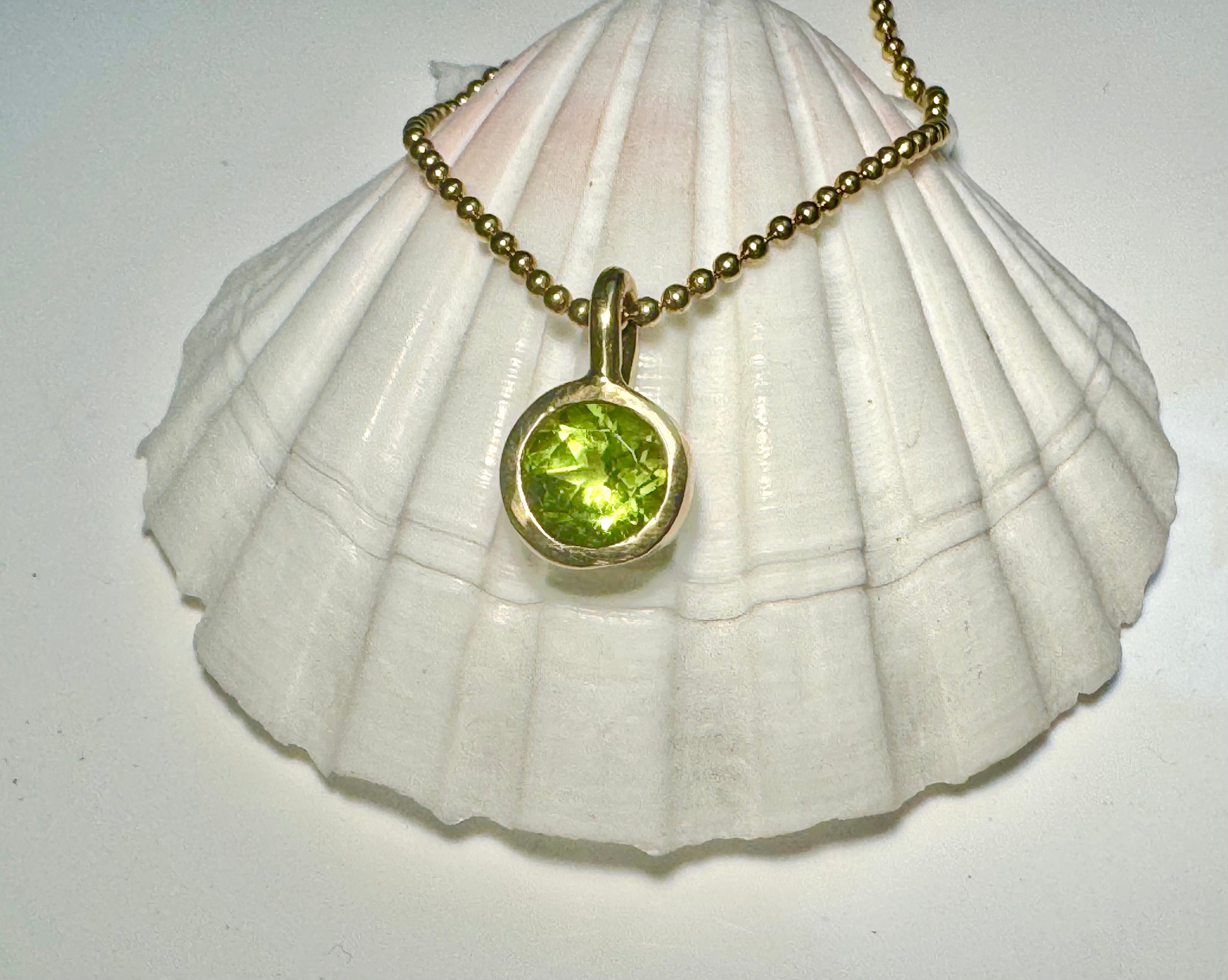 Peridot 7mm 14k Bezel Pendant