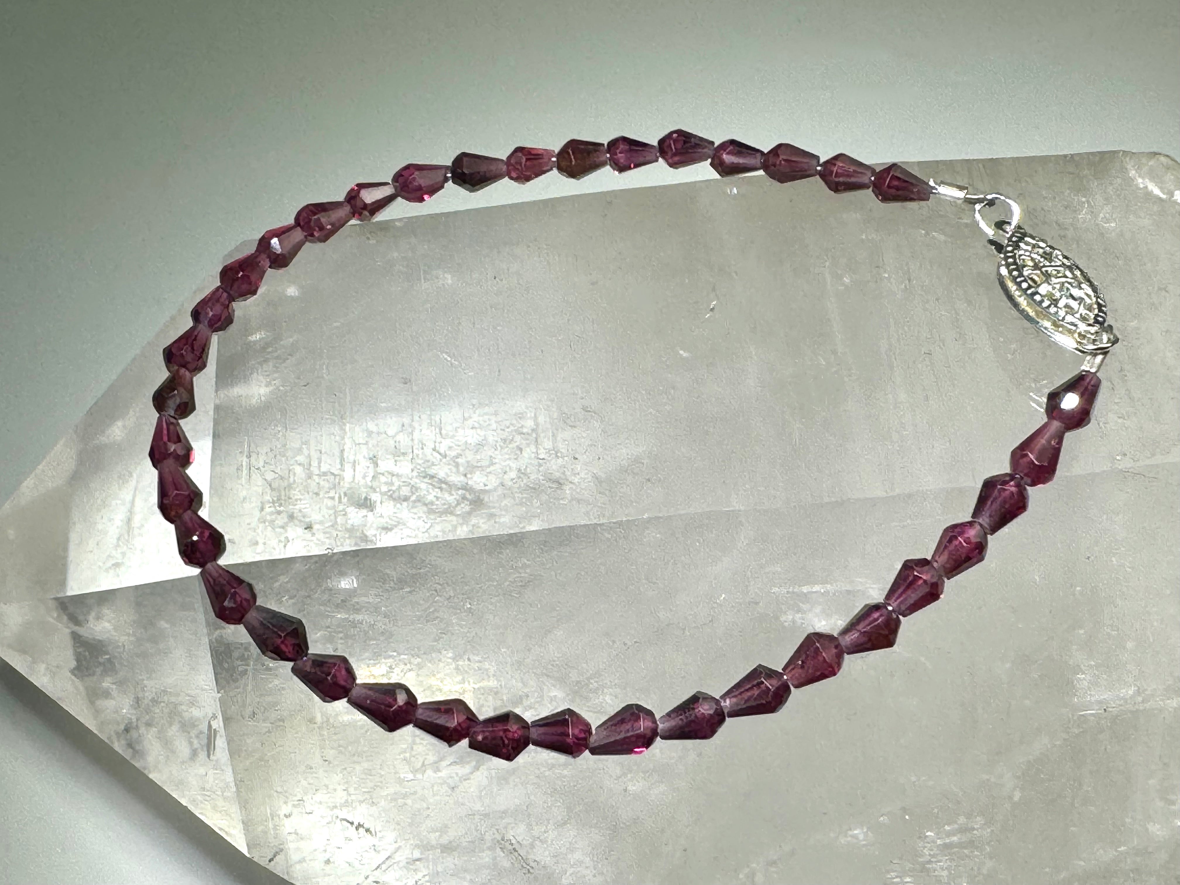 Garnet Briolette Shape Bead Bracelet