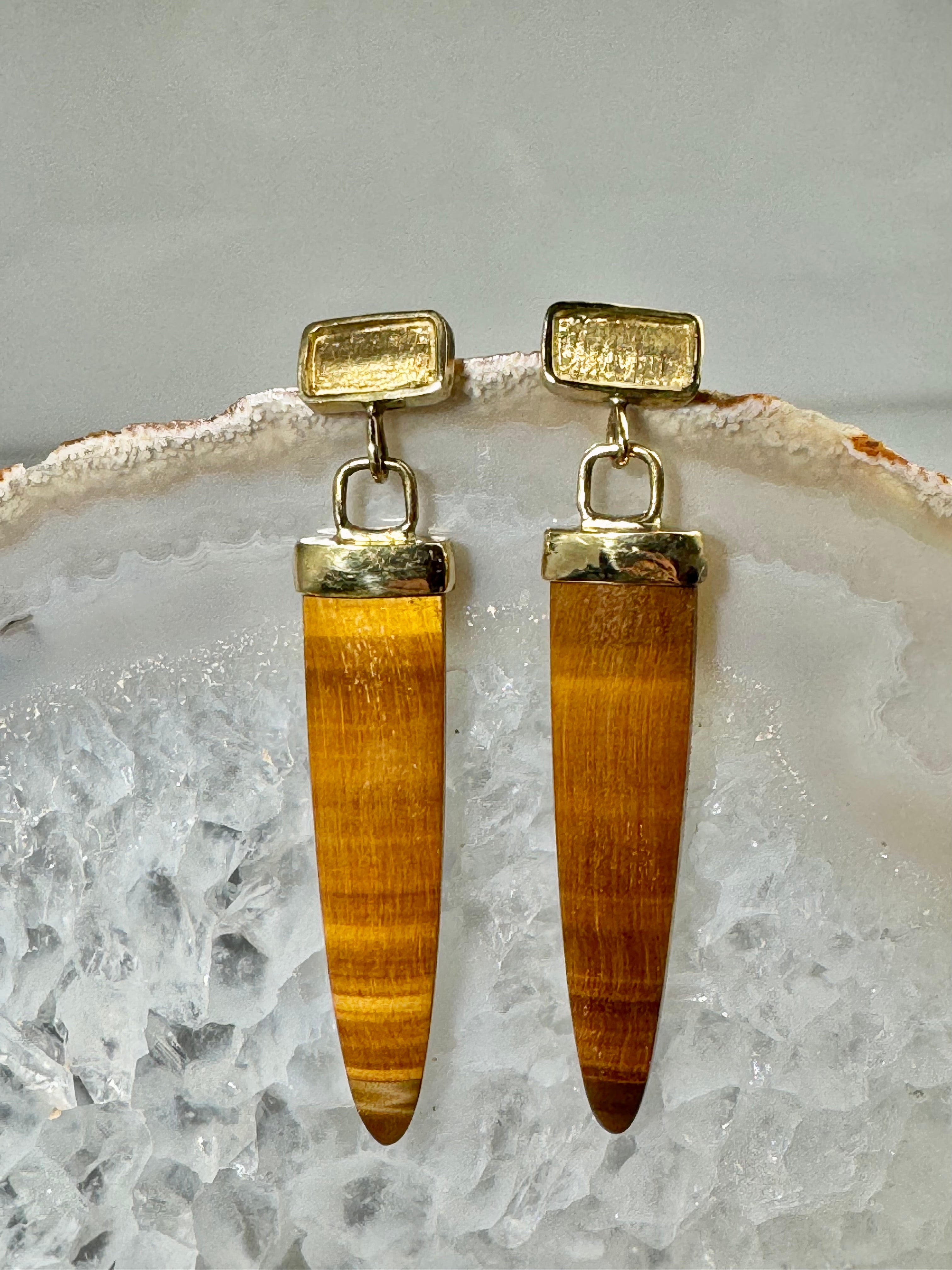 Tiger Eye Tongue 18k Gold Drops