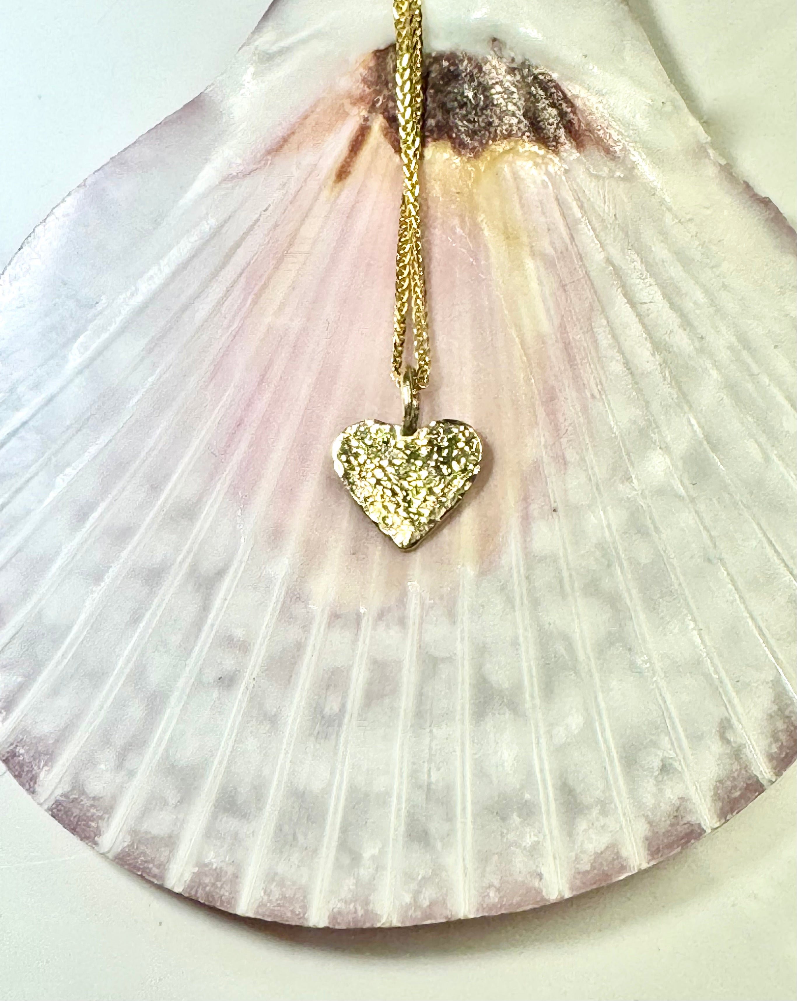 Heart Hammered 11m 14k Pendant