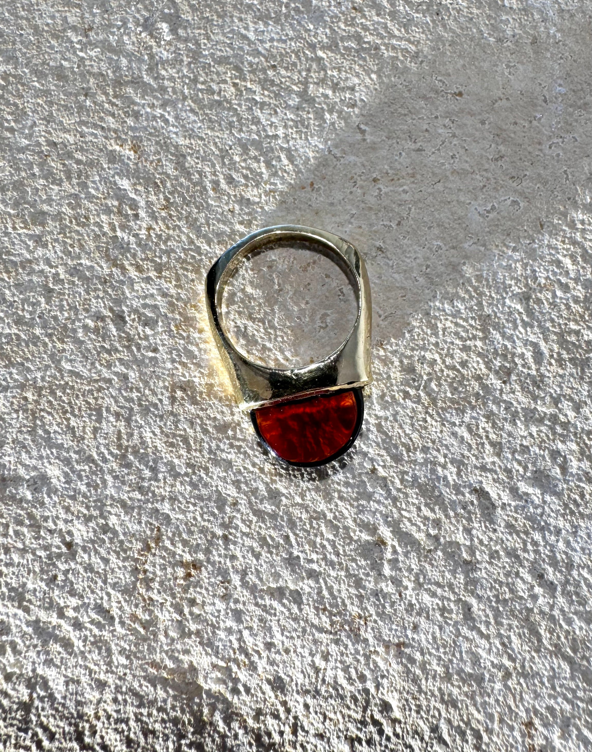Garnet Tongue 18k Ring