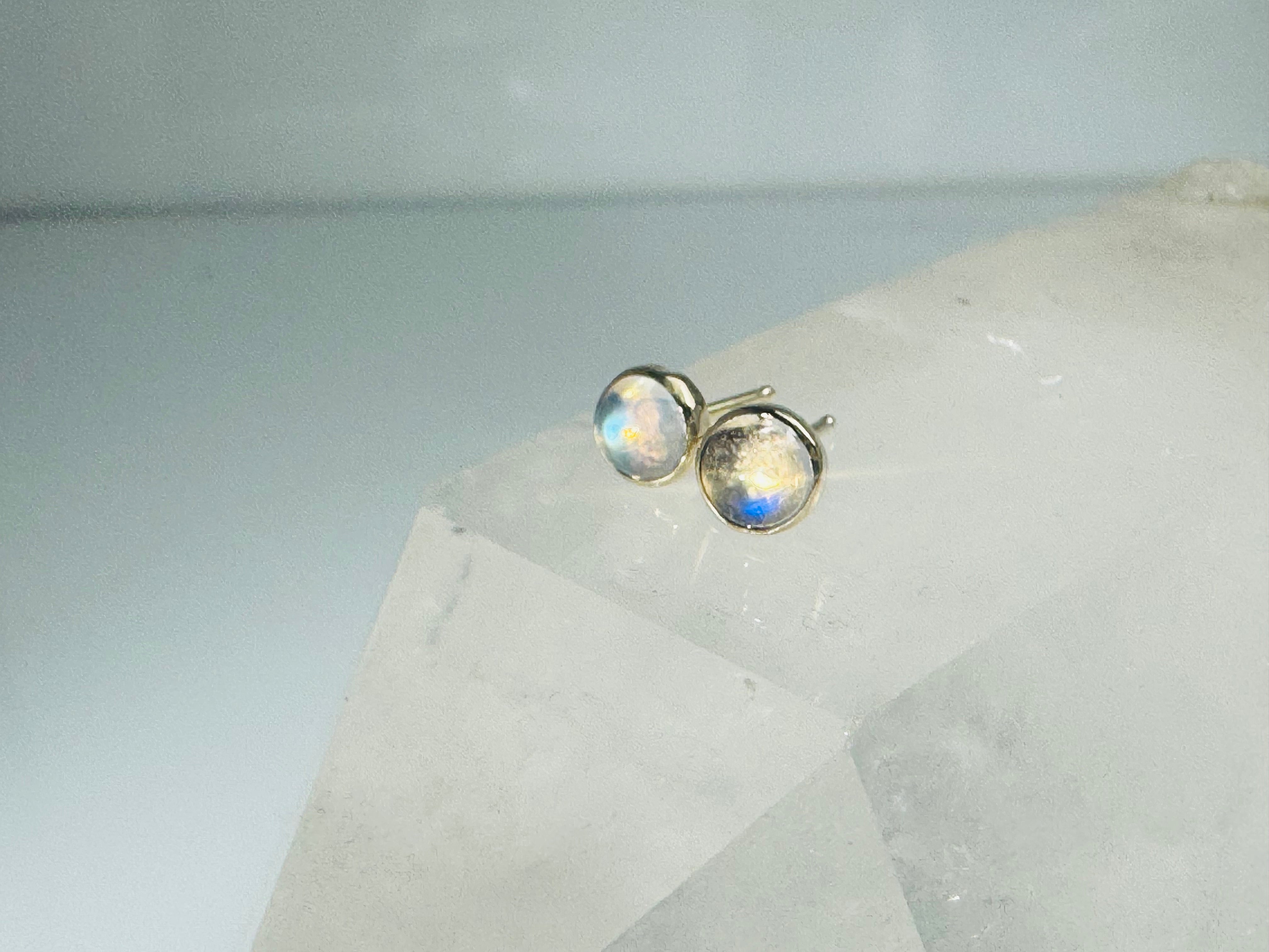 Moonstone 6mm 14k Studs