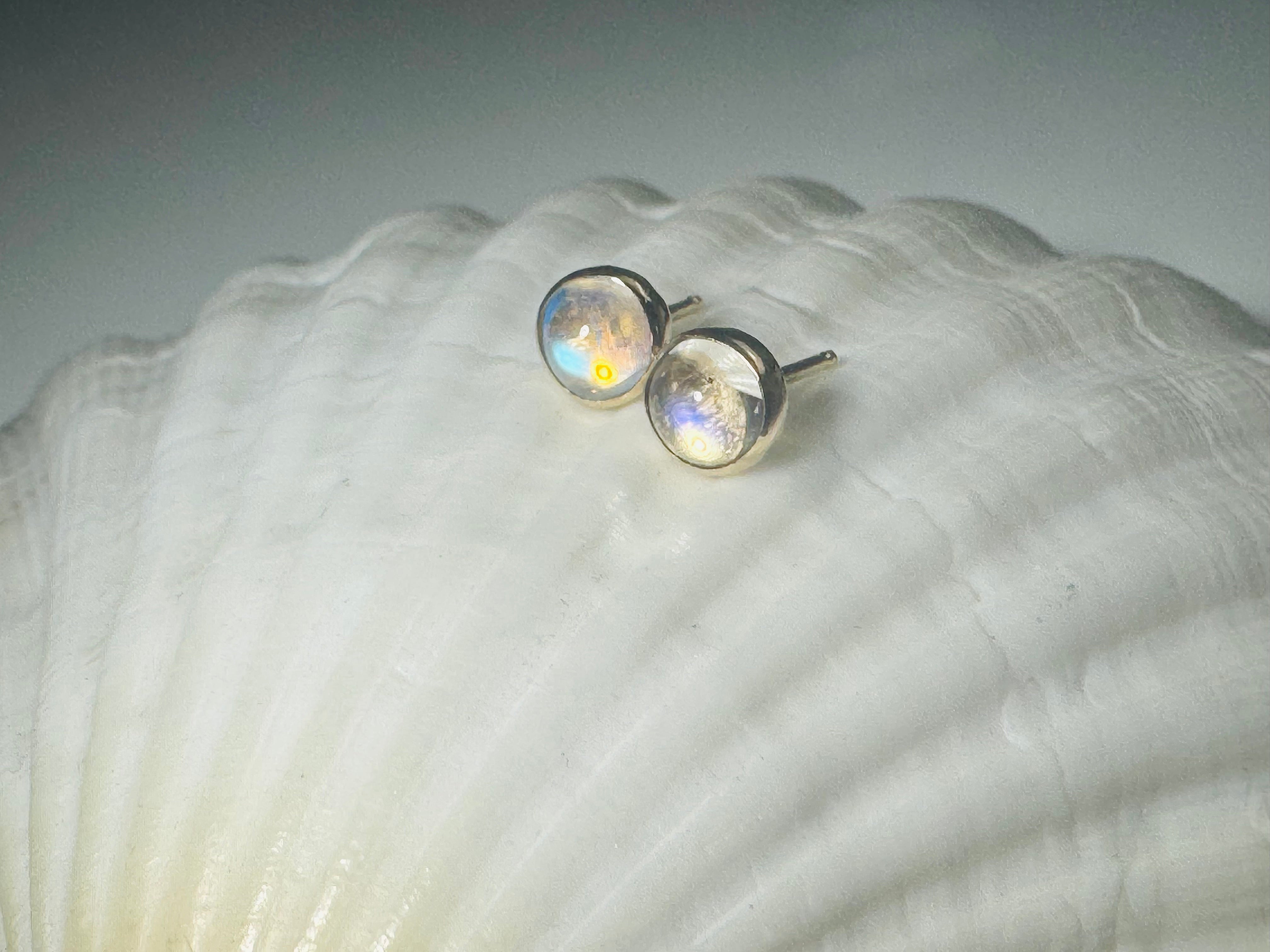 Moonstone 6mm 14k Studs