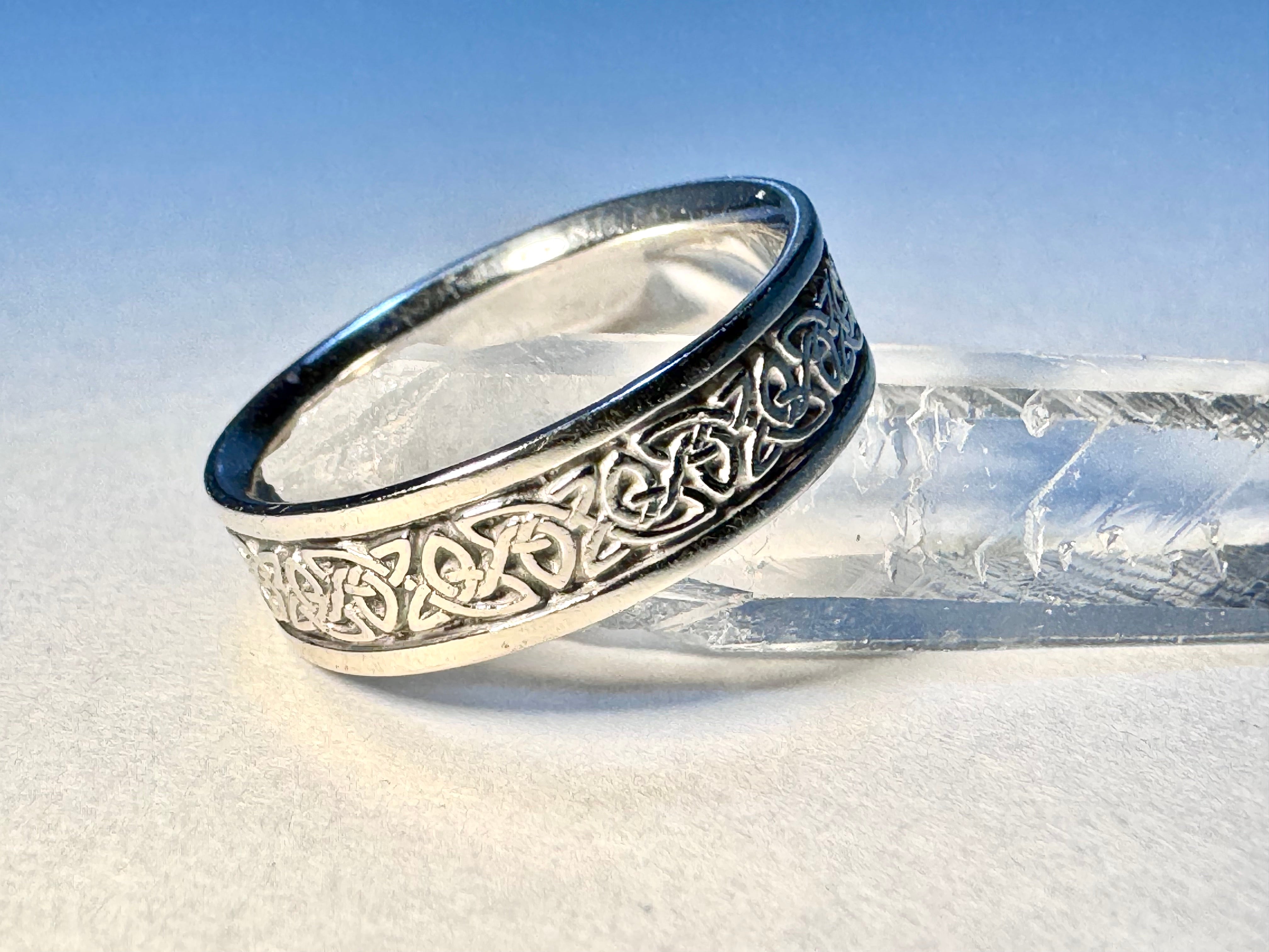 Celtic Band 14k White Gold Band