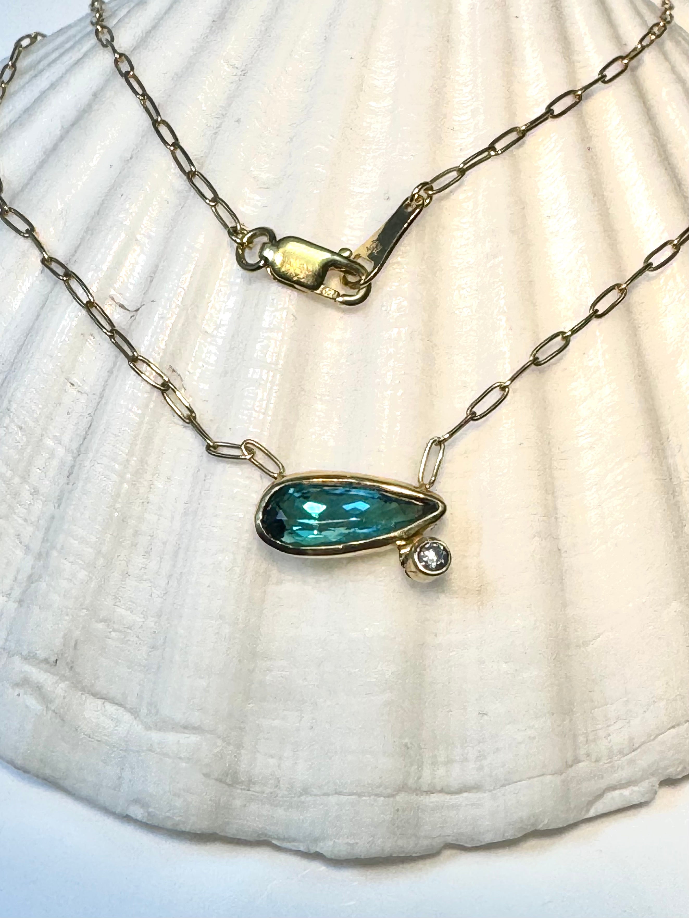Green Tourmaline Diamond 18k Necklace