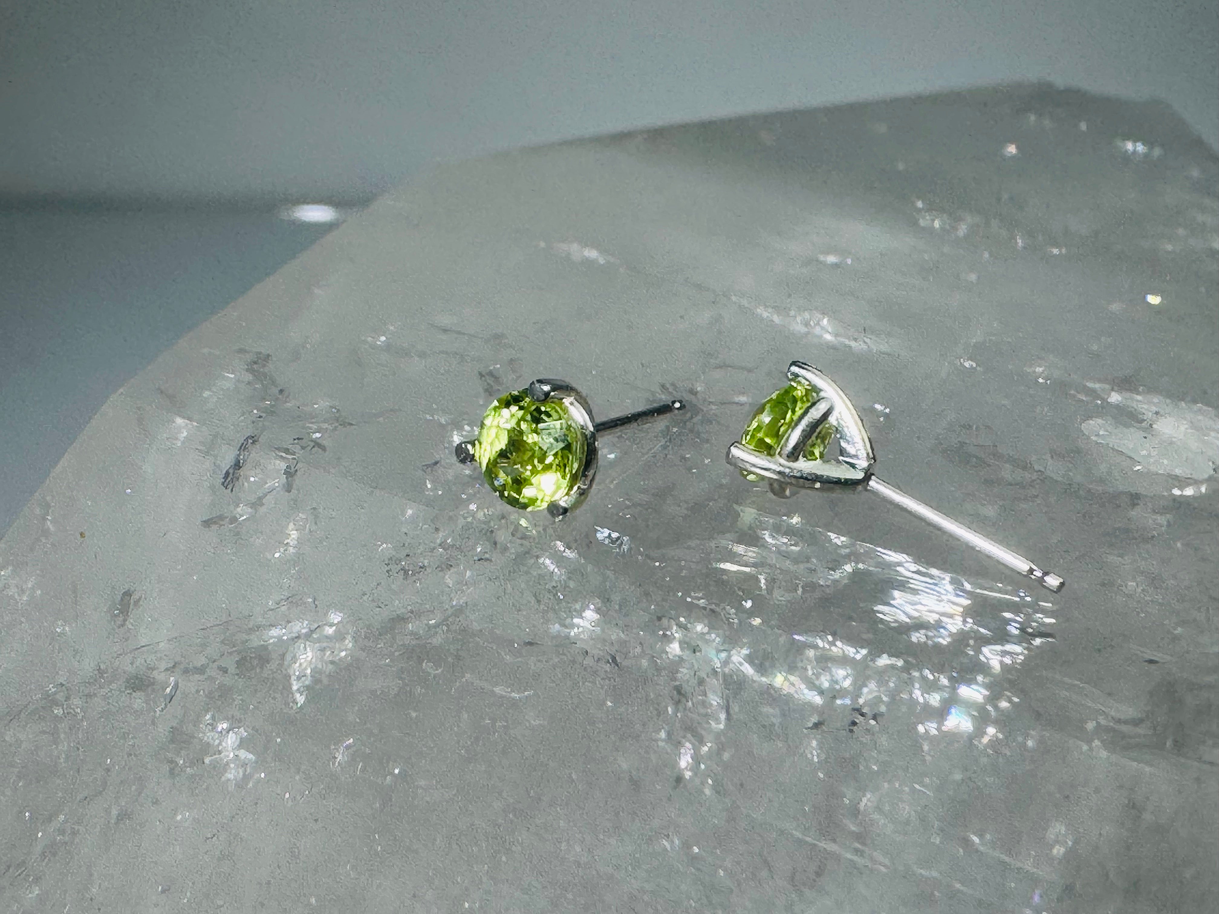 Peridot 5mm 3 Prong Sterling Studs