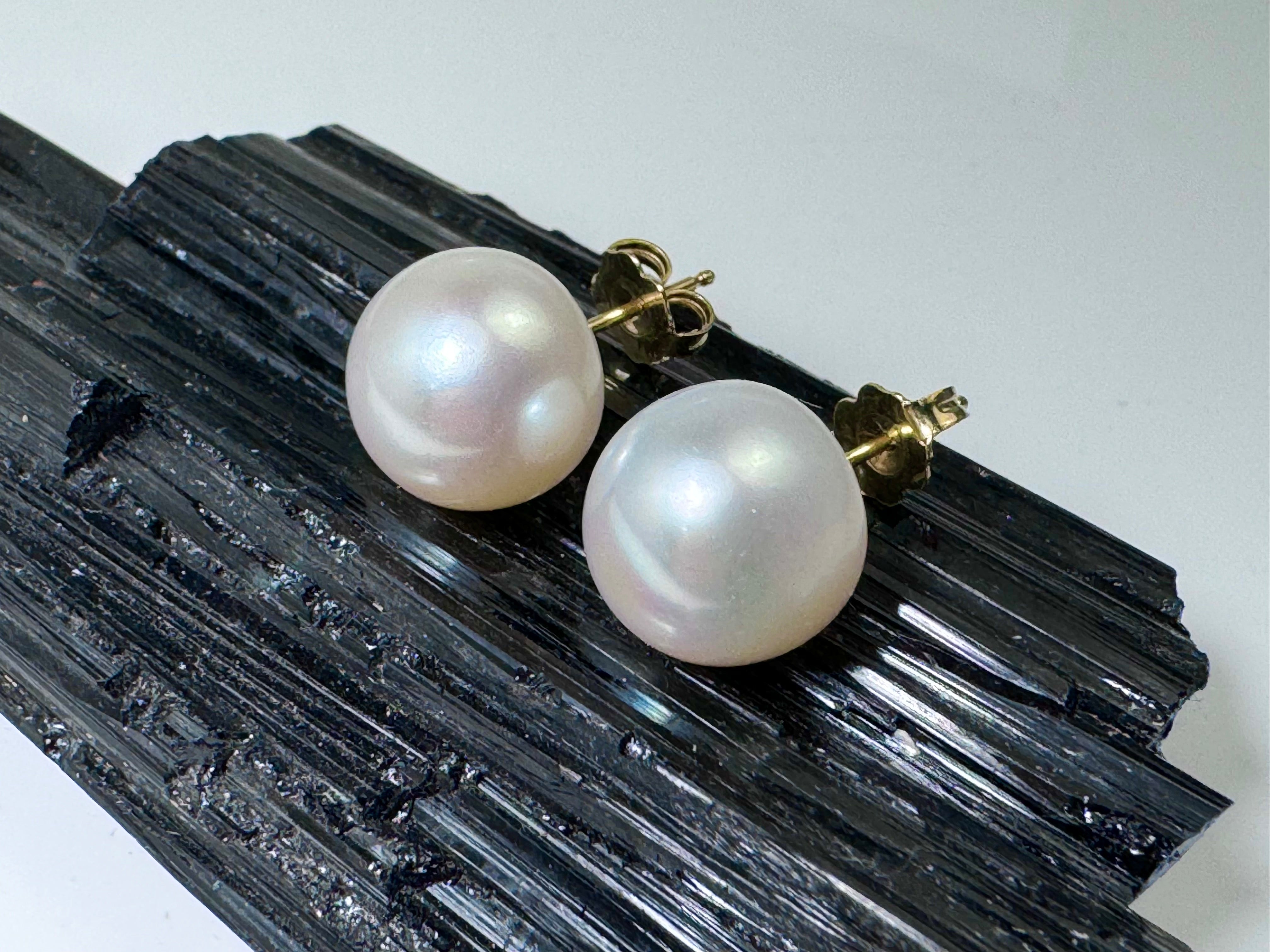 Pearl Button 14k Studs