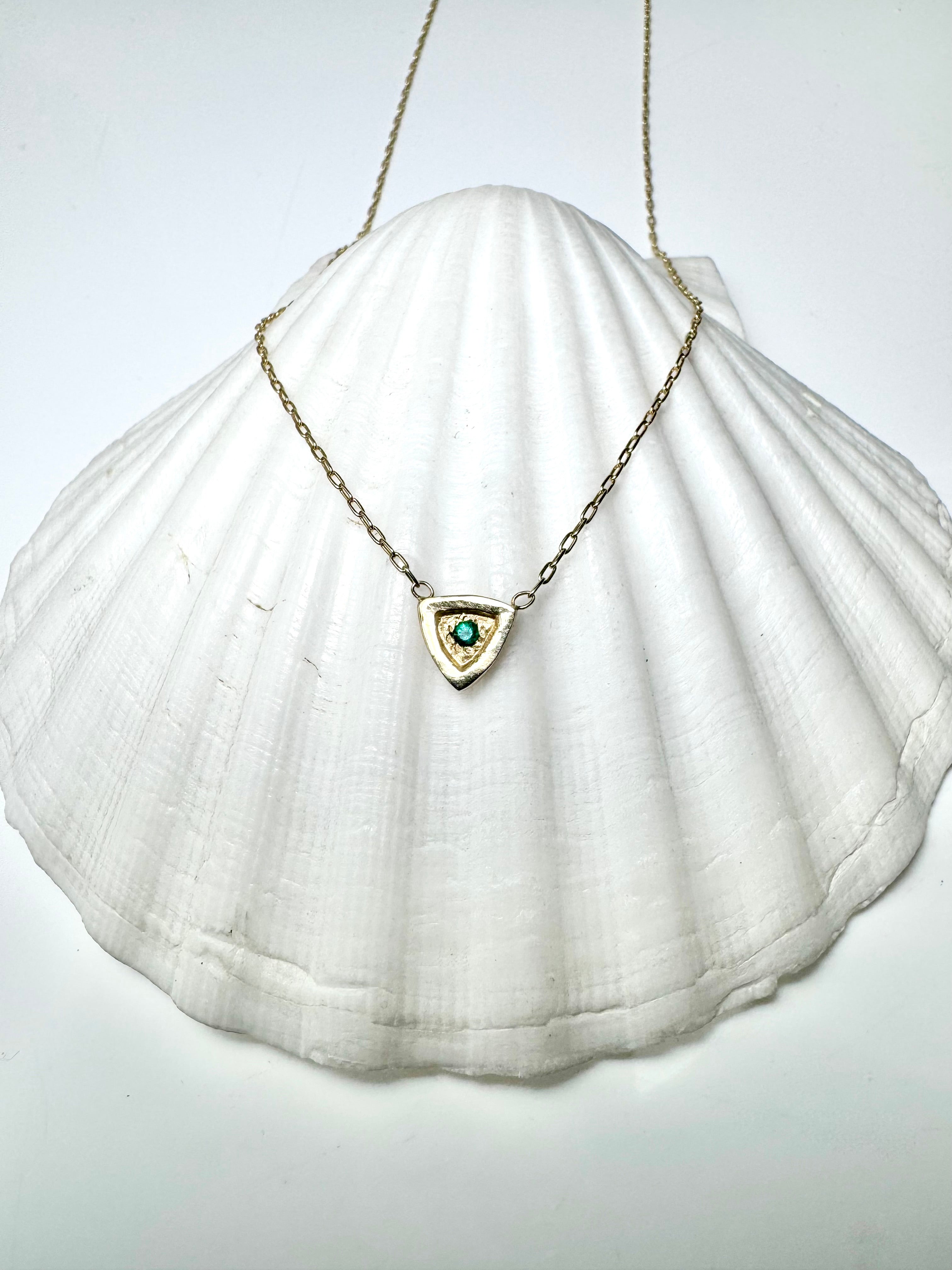Emerald Raised Edge 14k Necklace